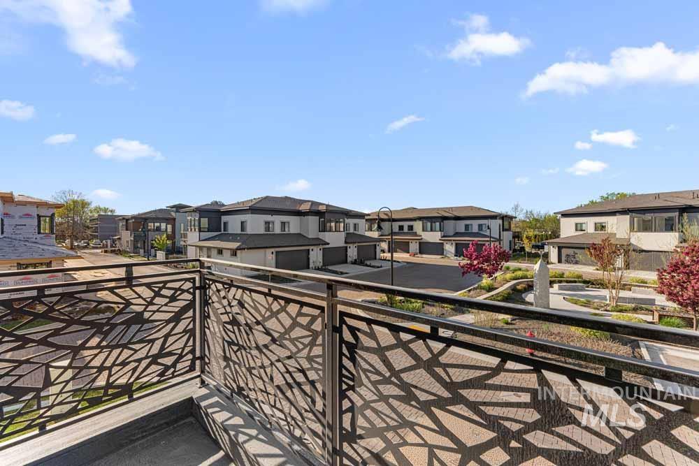 411 E Lombard Ln, Eagle, Idaho 83616, 4 Bedrooms, 3.5 Bathrooms, Residential For Sale, Price $769,900,MLS 98972615