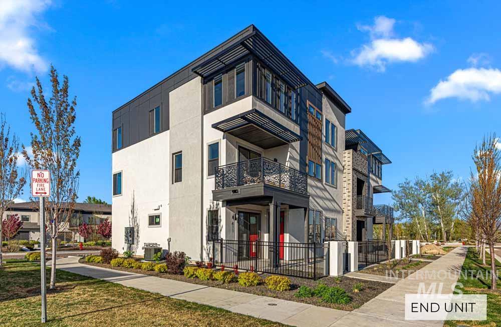 411 E Lombard Ln, Eagle, Idaho 83616, 4 Bedrooms, 3.5 Bathrooms, Residential For Sale, Price $769,900,MLS 98972615