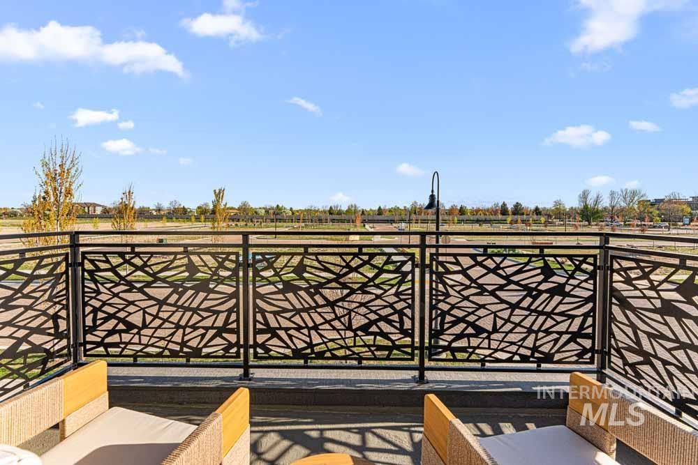 411 E Lombard Ln, Eagle, Idaho 83616, 4 Bedrooms, 3.5 Bathrooms, Residential For Sale, Price $769,900,MLS 98972615