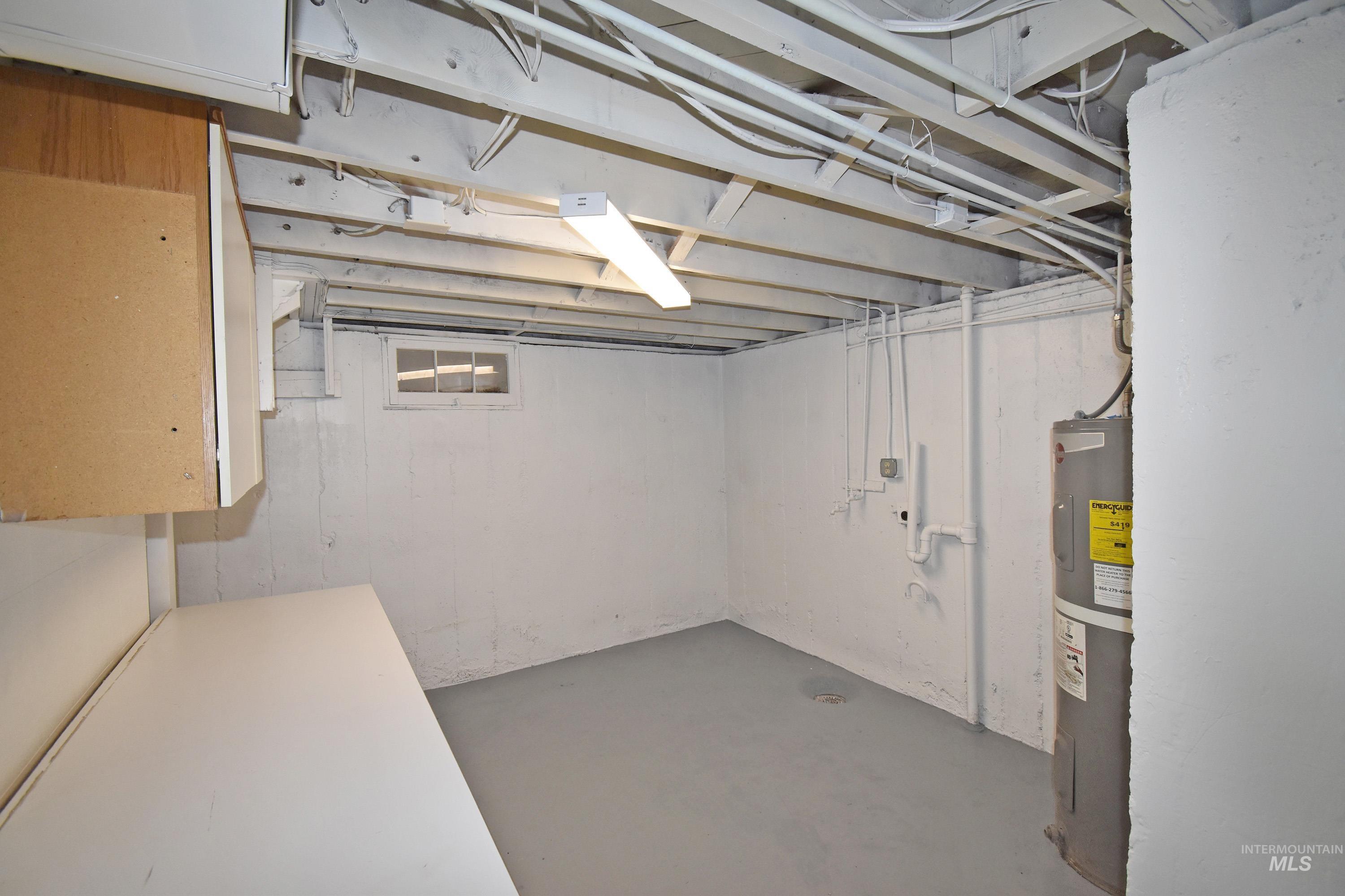 907 Maple Street, Clarkston, Washington 99403, 2 Bedrooms, 1 Bathroom, Residential For Sale, Price $279,000,MLS 98972617