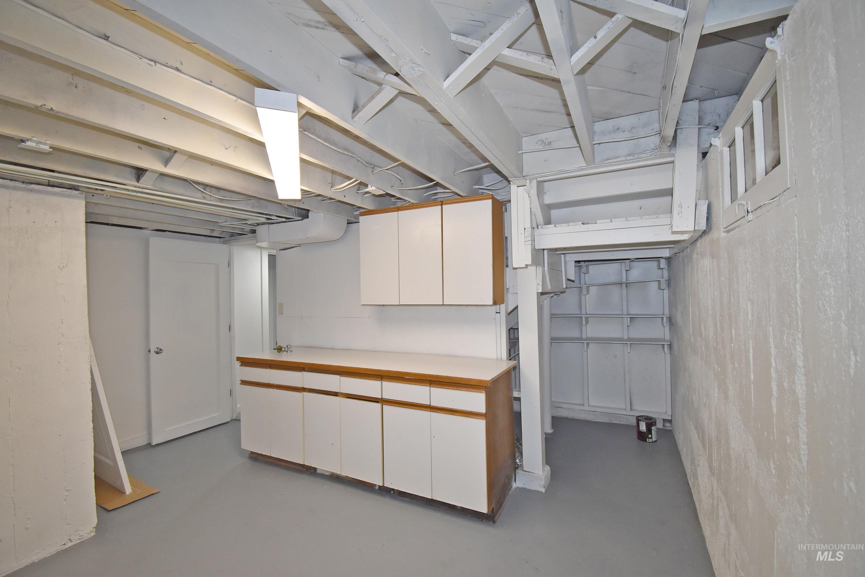 907 Maple Street, Clarkston, Washington 99403, 2 Bedrooms, 1 Bathroom, Residential For Sale, Price $279,000,MLS 98972617