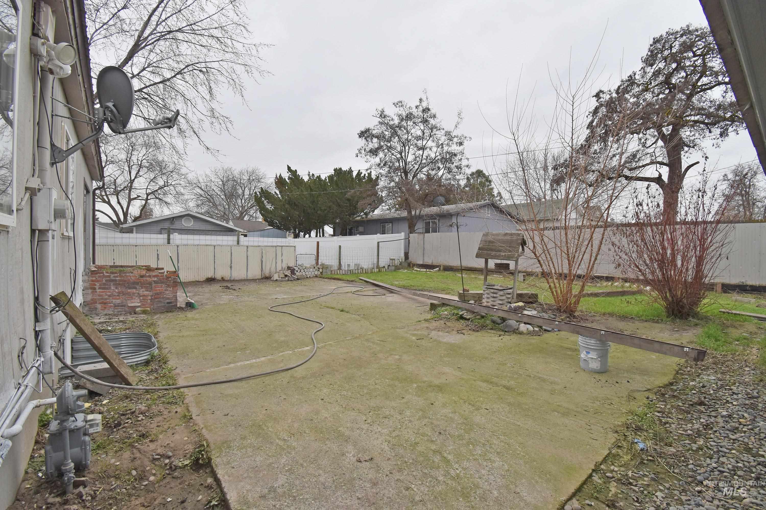 907 Maple Street, Clarkston, Washington 99403, 2 Bedrooms, 1 Bathroom, Residential For Sale, Price $279,000,MLS 98972617