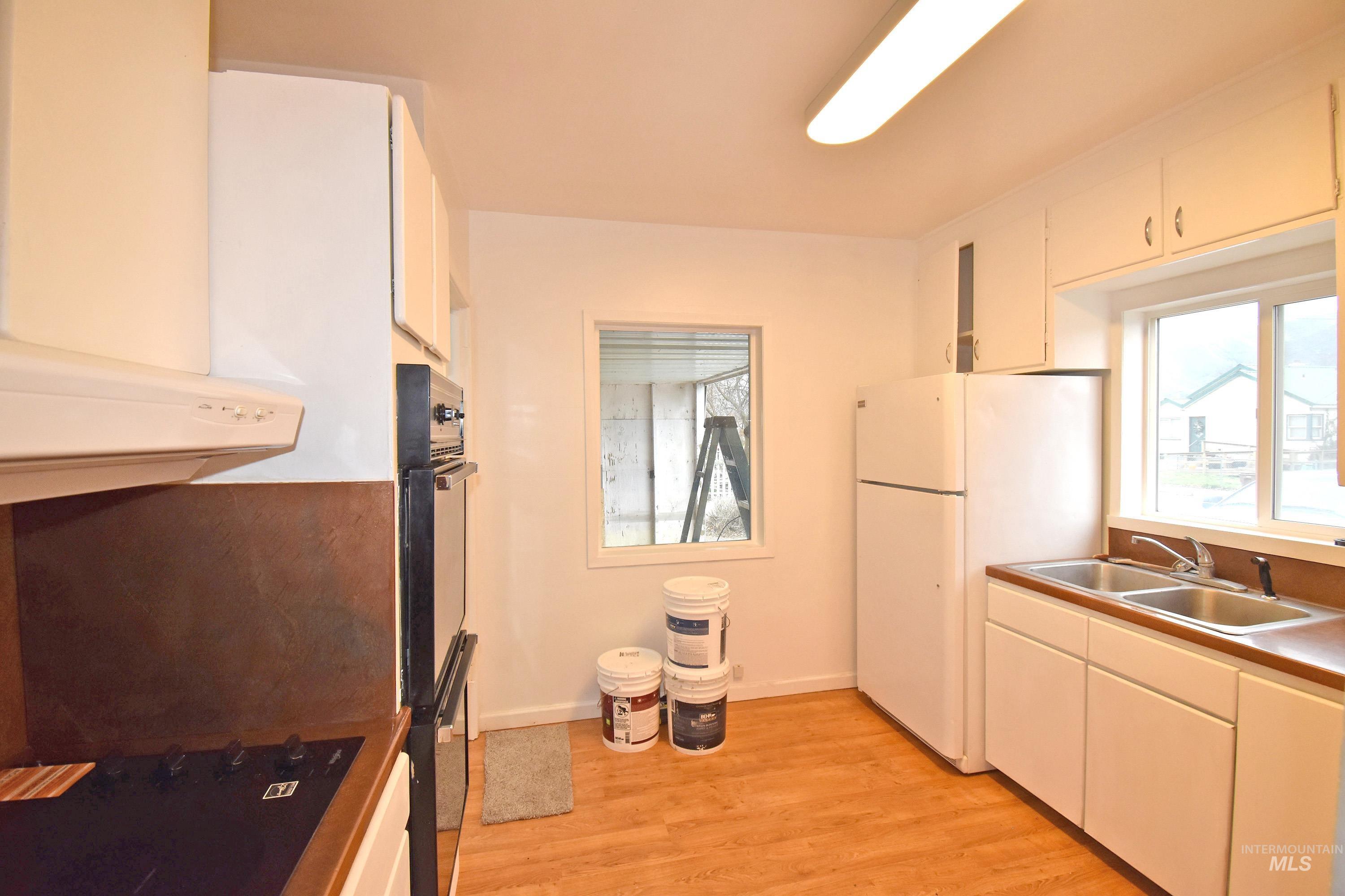 907 Maple Street, Clarkston, Washington 99403, 2 Bedrooms, 1 Bathroom, Residential For Sale, Price $279,000,MLS 98972617