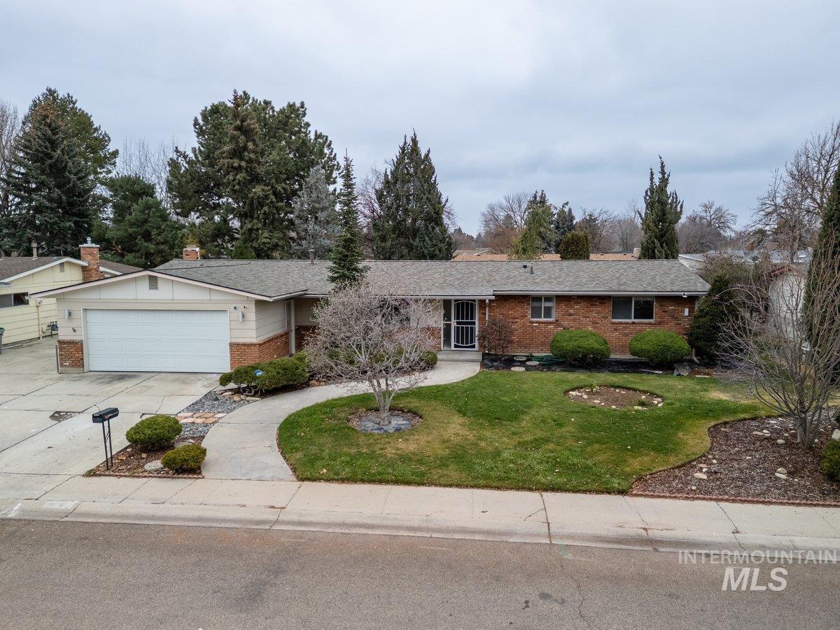 8341 W Bloomfield Dr, Boise, Idaho 83704, 3 Bedrooms, 2.5 Bathrooms, Residential For Sale, Price $398,937,MLS 98972618