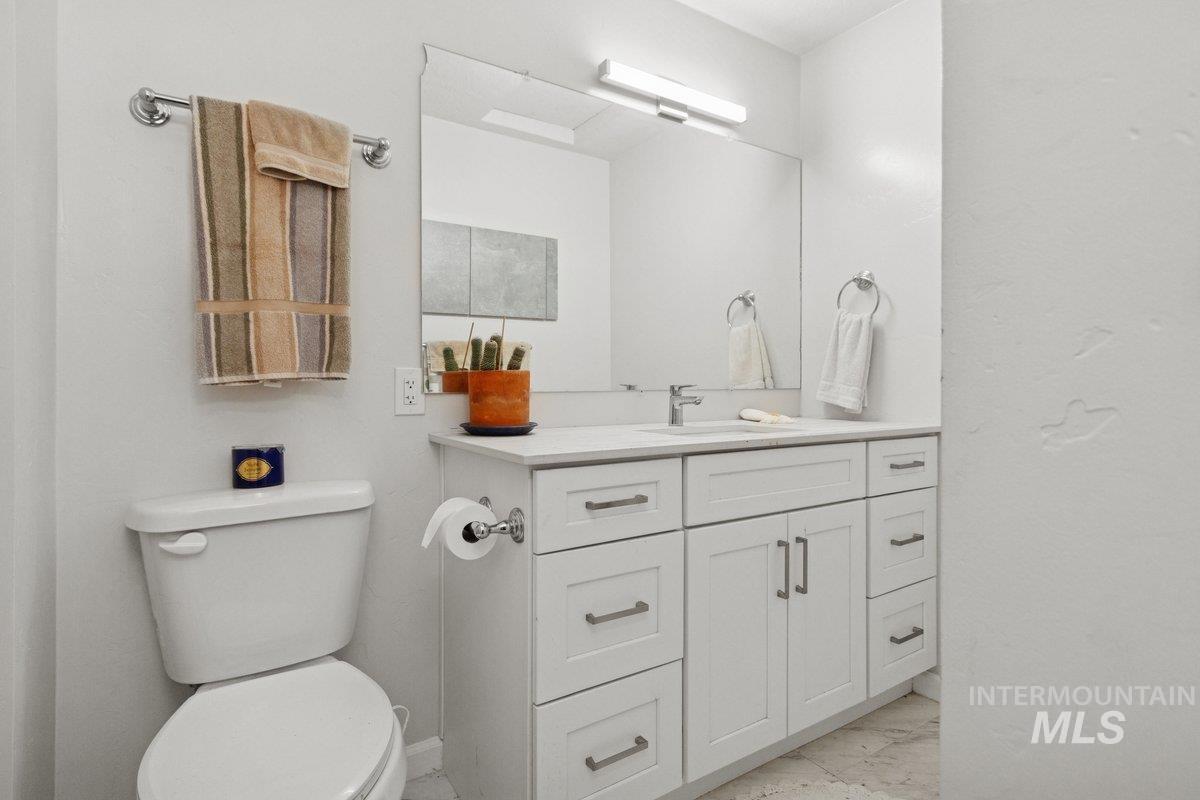 8341 W Bloomfield Dr, Boise, Idaho 83704, 3 Bedrooms, 2.5 Bathrooms, Residential For Sale, Price $398,937,MLS 98972618