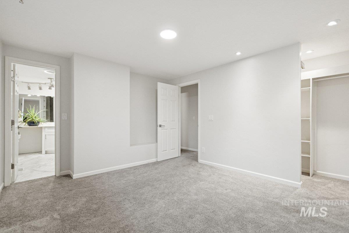 8341 W Bloomfield Dr, Boise, Idaho 83704, 3 Bedrooms, 2.5 Bathrooms, Residential For Sale, Price $398,937,MLS 98972618