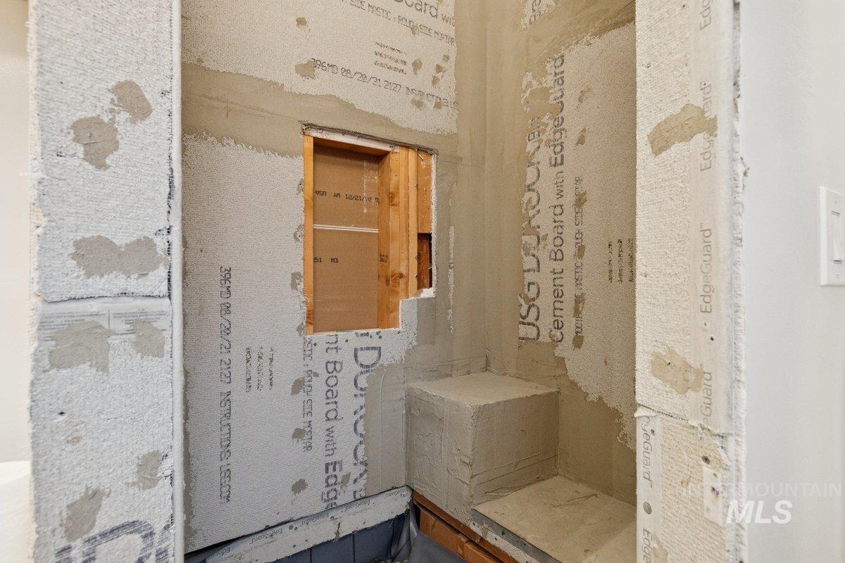 8341 W Bloomfield Dr, Boise, Idaho 83704, 3 Bedrooms, 2.5 Bathrooms, Residential For Sale, Price $398,937,MLS 98972618