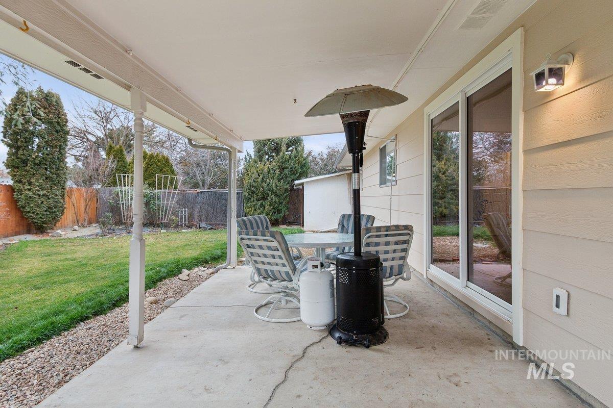 8341 W Bloomfield Dr, Boise, Idaho 83704, 3 Bedrooms, 2.5 Bathrooms, Residential For Sale, Price $398,937,MLS 98972618