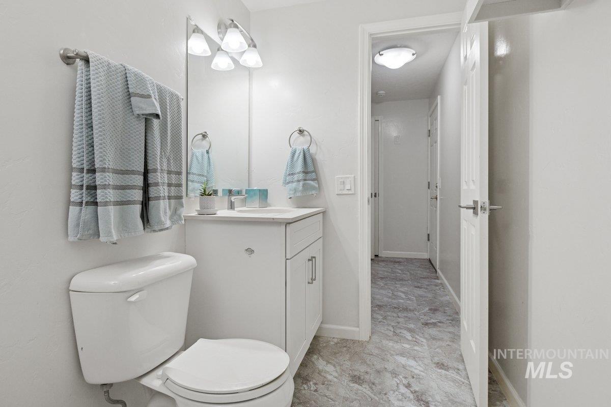 8341 W Bloomfield Dr, Boise, Idaho 83704, 3 Bedrooms, 2.5 Bathrooms, Residential For Sale, Price $398,937,MLS 98972618