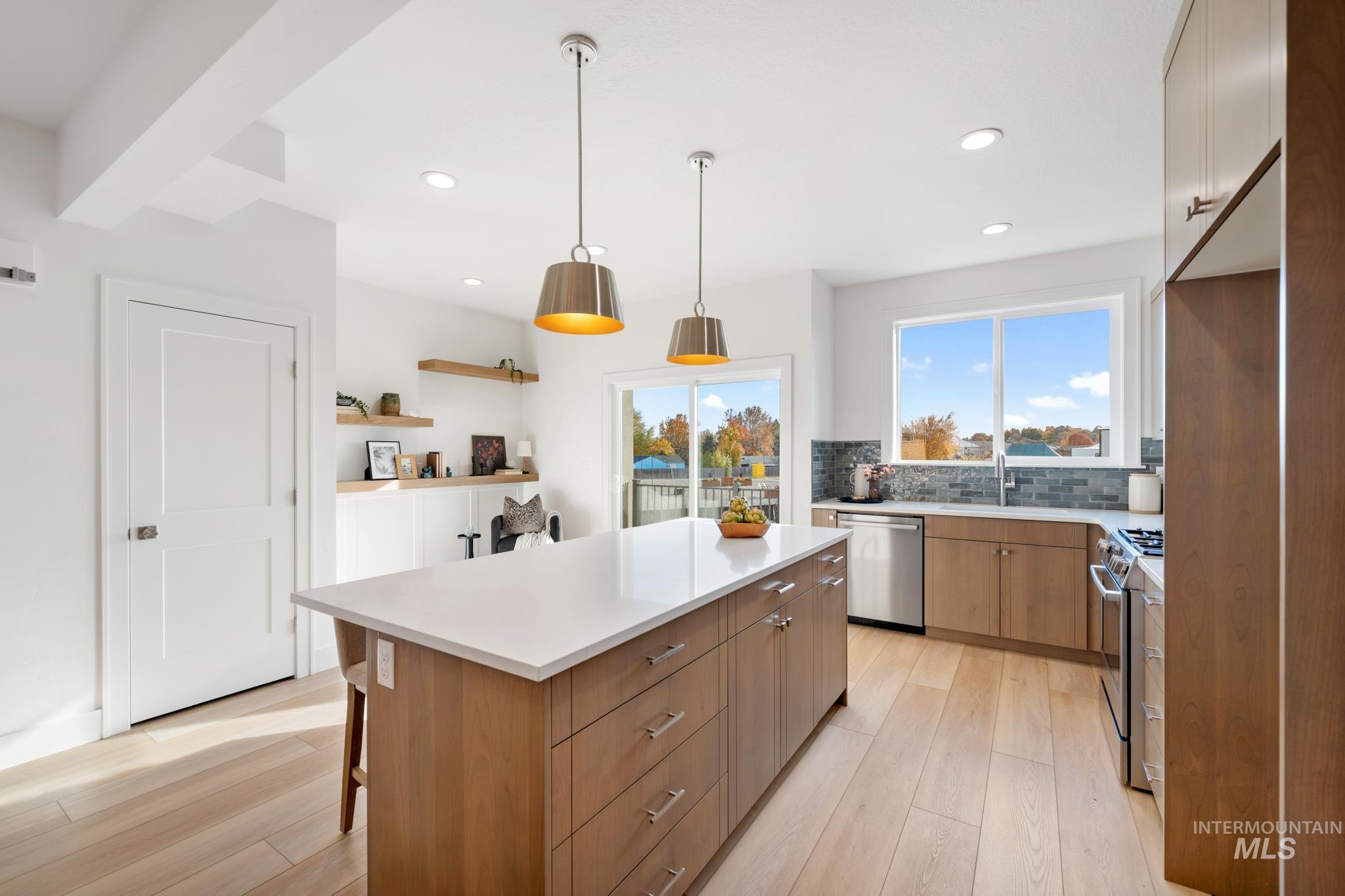 5264 N River Water Ln, Garden City, Idaho 83714, 3 Bedrooms, 2.5 Bathrooms, Residential For Sale, Price $749,900,MLS 98972619