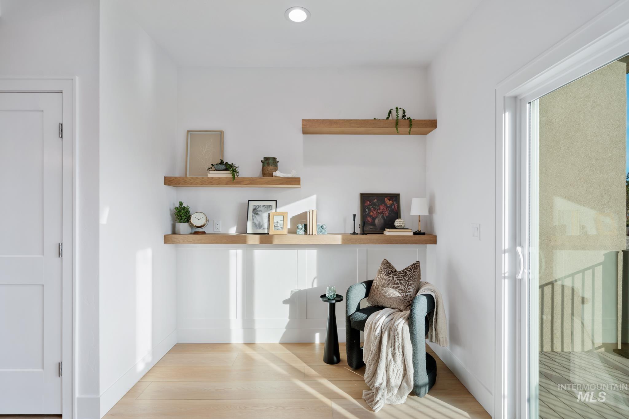 5264 N River Water Ln, Garden City, Idaho 83714, 3 Bedrooms, 2.5 Bathrooms, Residential For Sale, Price $749,900,MLS 98972619