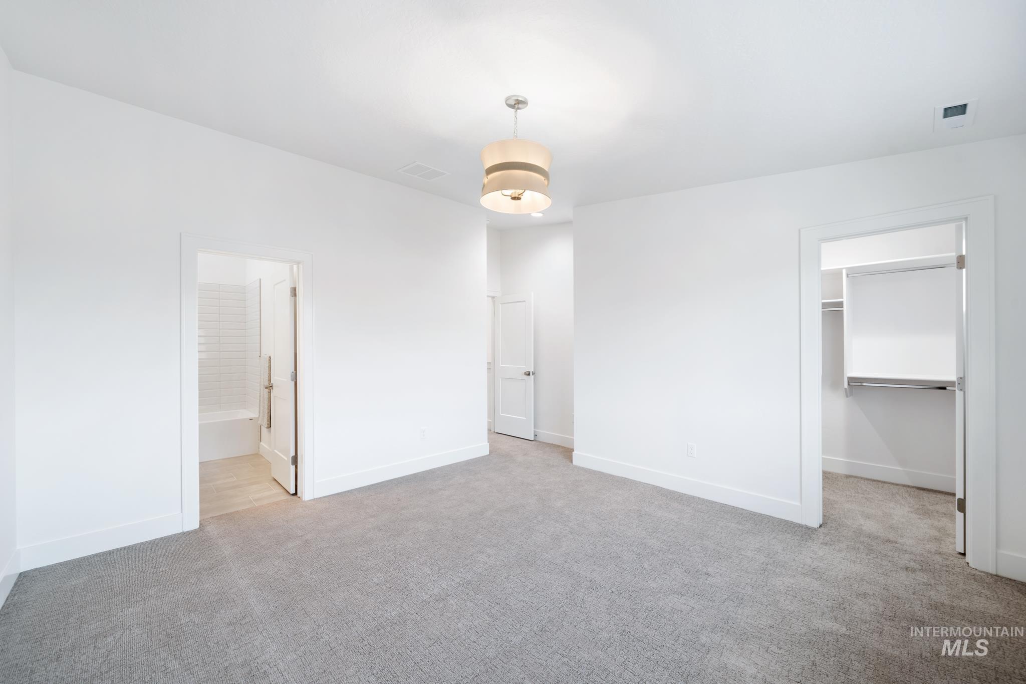 5264 N River Water Ln, Garden City, Idaho 83714, 3 Bedrooms, 2.5 Bathrooms, Residential For Sale, Price $749,900,MLS 98972619