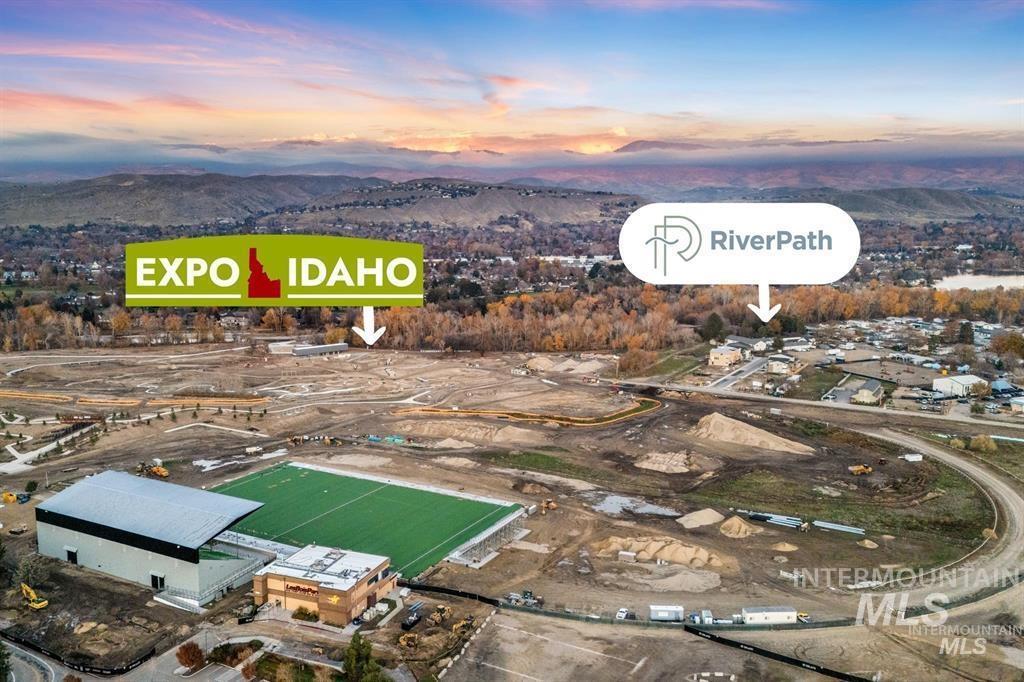 5264 N River Water Ln, Garden City, Idaho 83714, 3 Bedrooms, 2.5 Bathrooms, Residential For Sale, Price $749,900,MLS 98972619