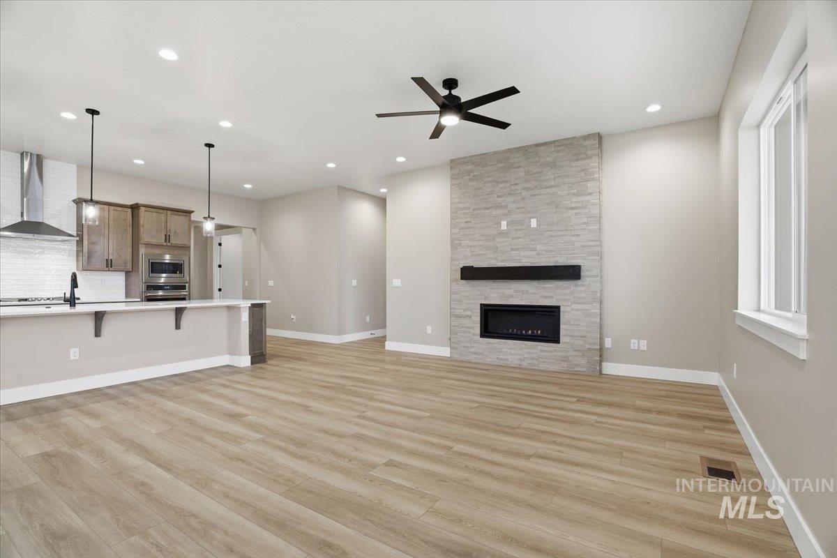 857 N Falling Water Way, Eagle, Idaho 83616, 3 Bedrooms, 2.5 Bathrooms, Residential For Sale, Price $839,990,MLS 98972621