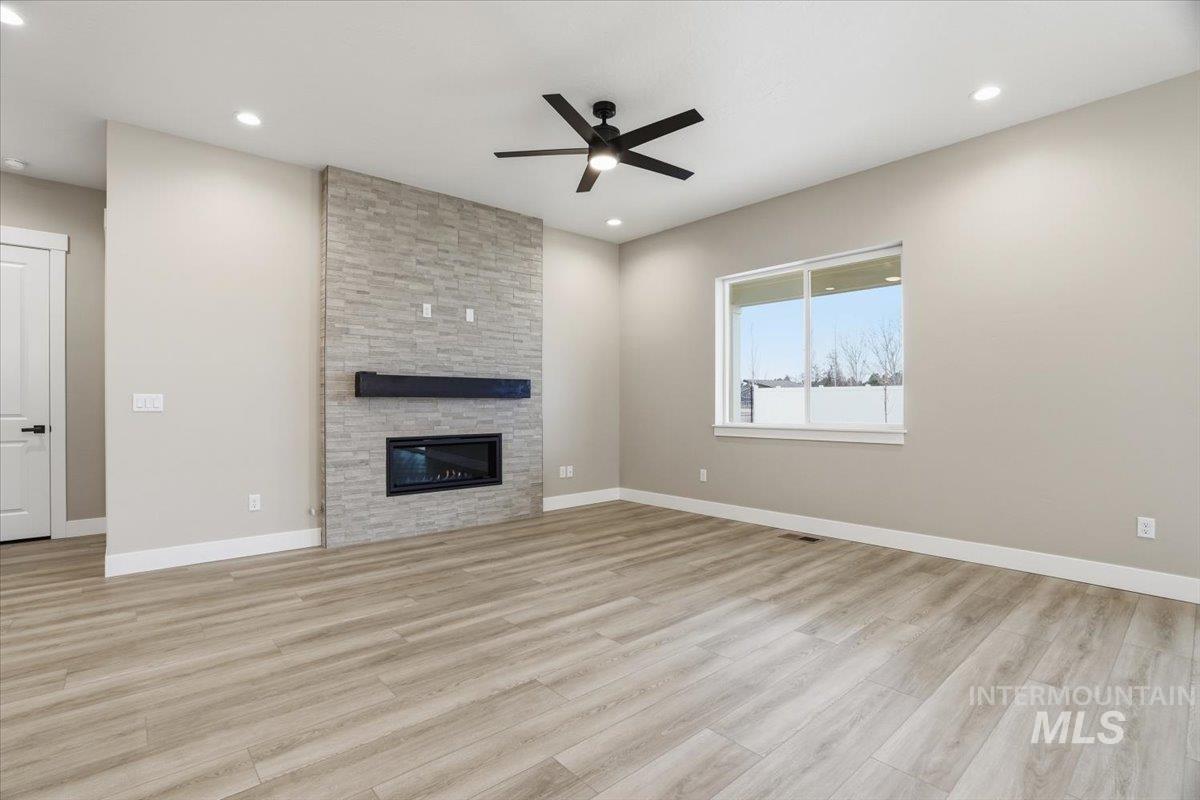 857 N Falling Water Way, Eagle, Idaho 83616, 3 Bedrooms, 2.5 Bathrooms, Residential For Sale, Price $839,990,MLS 98972621