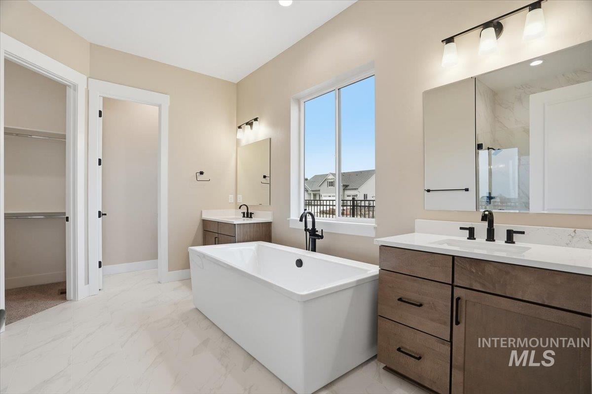 857 N Falling Water Way, Eagle, Idaho 83616, 3 Bedrooms, 2.5 Bathrooms, Residential For Sale, Price $839,990,MLS 98972621