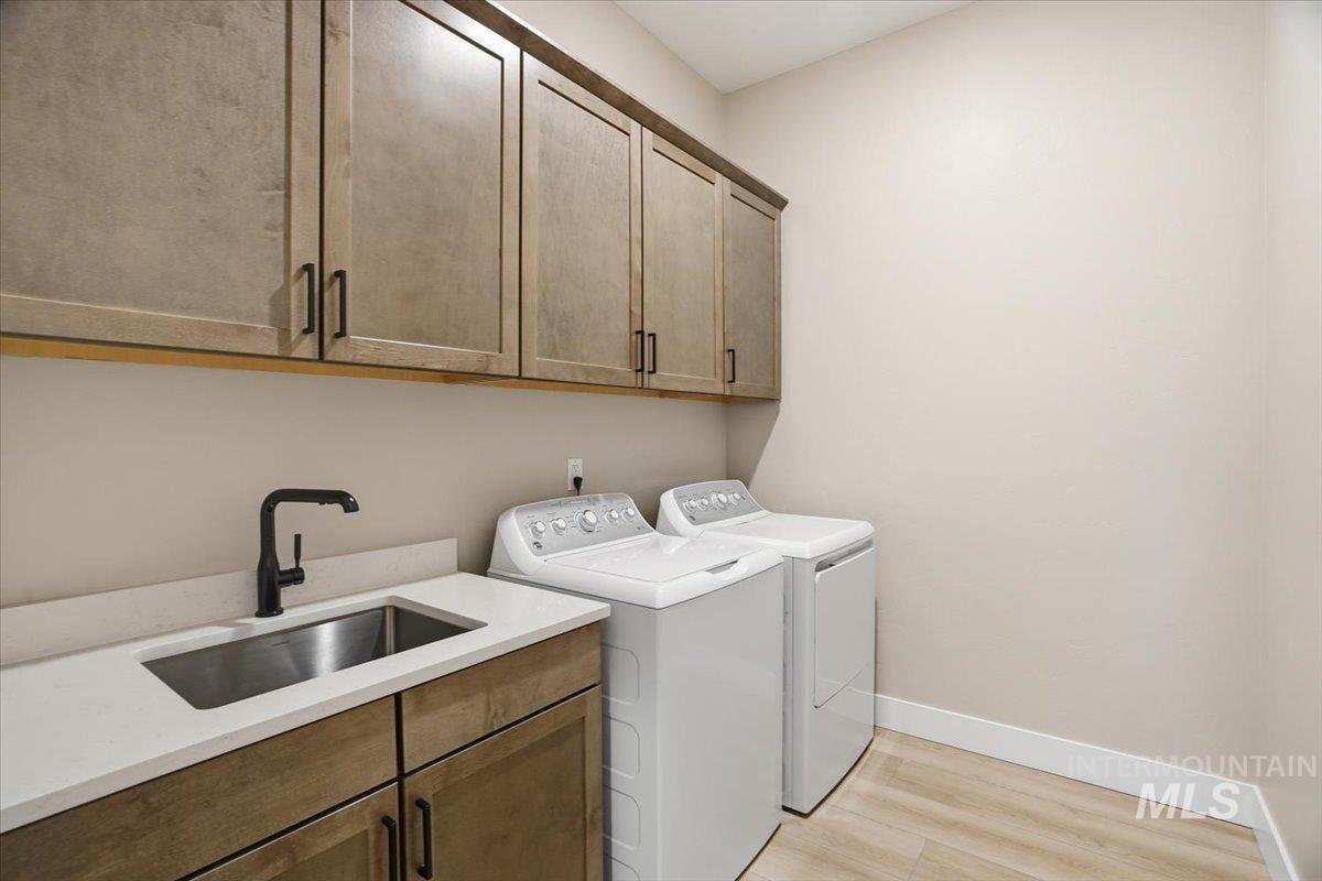 857 N Falling Water Way, Eagle, Idaho 83616, 3 Bedrooms, 2.5 Bathrooms, Residential For Sale, Price $839,990,MLS 98972621