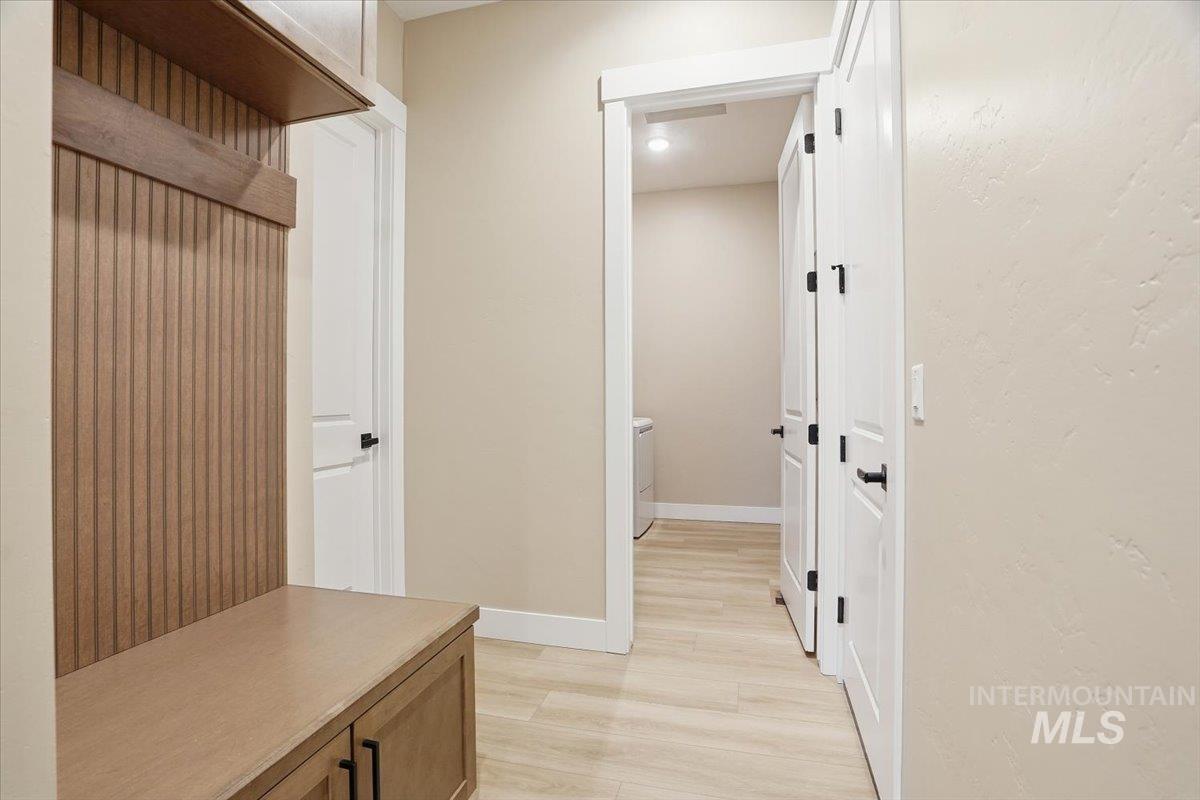 857 N Falling Water Way, Eagle, Idaho 83616, 3 Bedrooms, 2.5 Bathrooms, Residential For Sale, Price $839,990,MLS 98972621