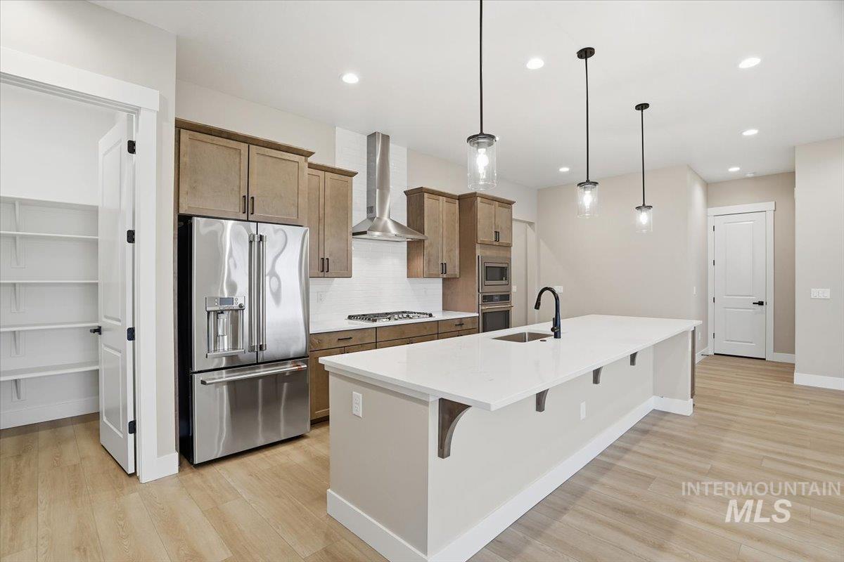 857 N Falling Water Way, Eagle, Idaho 83616, 3 Bedrooms, 2.5 Bathrooms, Residential For Sale, Price $839,990,MLS 98972621