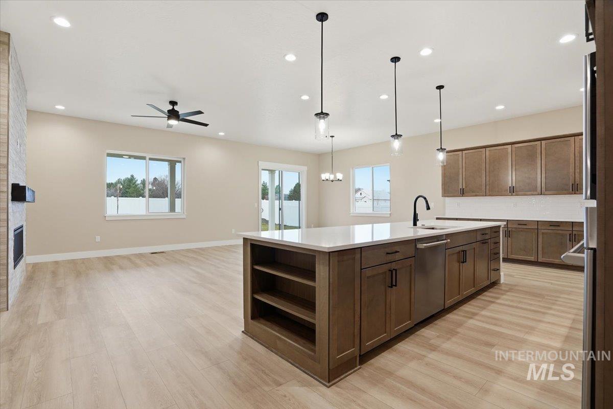 857 N Falling Water Way, Eagle, Idaho 83616, 3 Bedrooms, 2.5 Bathrooms, Residential For Sale, Price $839,990,MLS 98972621