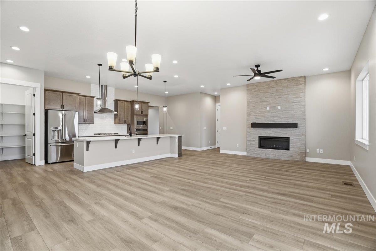 857 N Falling Water Way, Eagle, Idaho 83616, 3 Bedrooms, 2.5 Bathrooms, Residential For Sale, Price $839,990,MLS 98972621