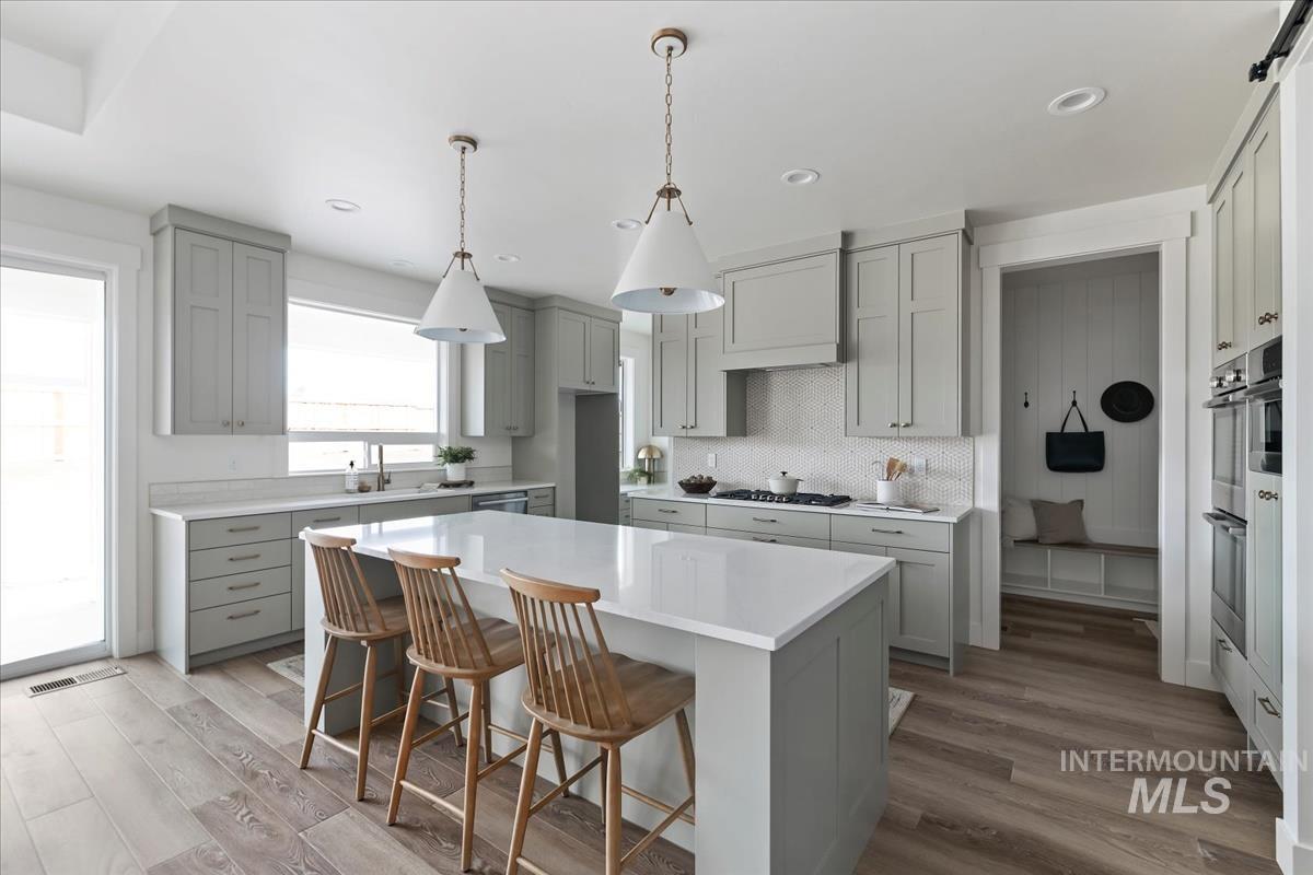 2527 E Cavern Way, Meridian, Idaho 83642, 4 Bedrooms, 3 Bathrooms, Residential For Sale, Price $899,900,MLS 98972622