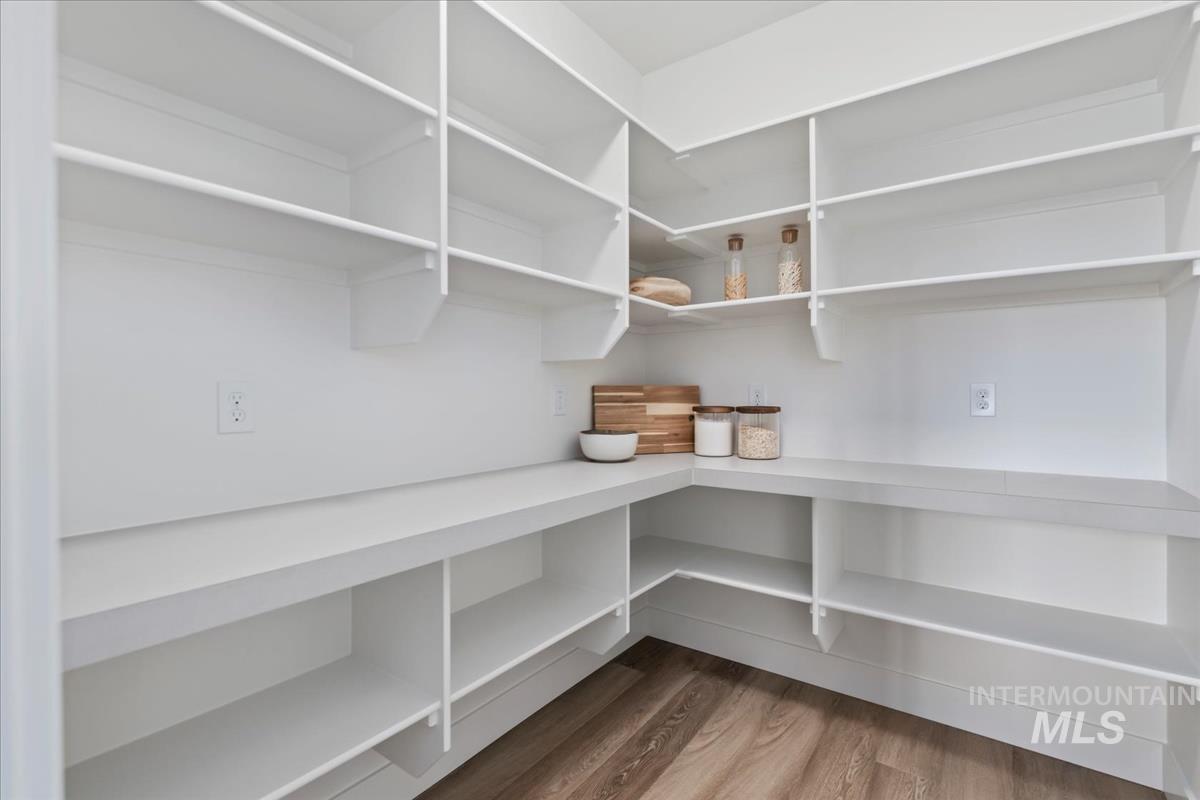 2527 E Cavern Way, Meridian, Idaho 83642, 4 Bedrooms, 3 Bathrooms, Residential For Sale, Price $899,900,MLS 98972622