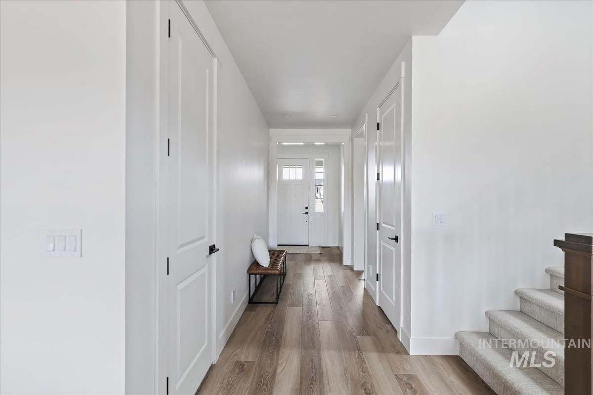 2527 E Cavern Way, Meridian, Idaho 83642, 4 Bedrooms, 3 Bathrooms, Residential For Sale, Price $899,900,MLS 98972622