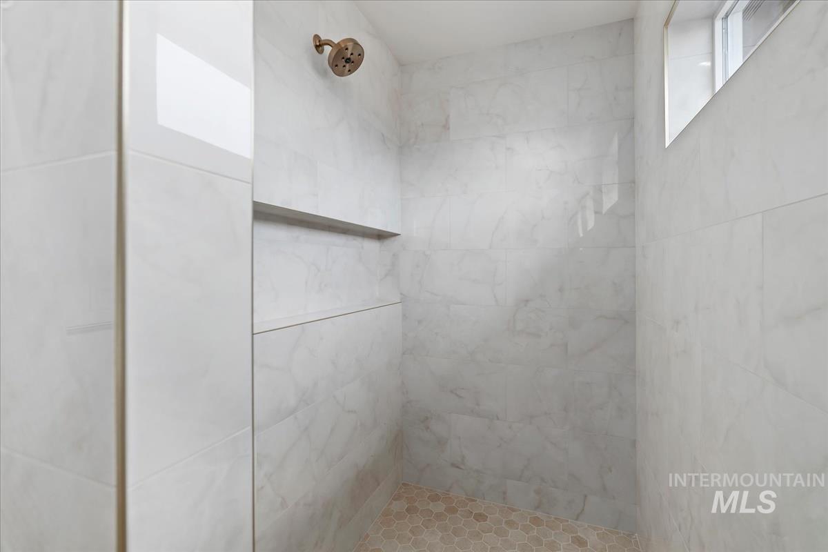 2527 E Cavern Way, Meridian, Idaho 83642, 4 Bedrooms, 3 Bathrooms, Residential For Sale, Price $899,900,MLS 98972622