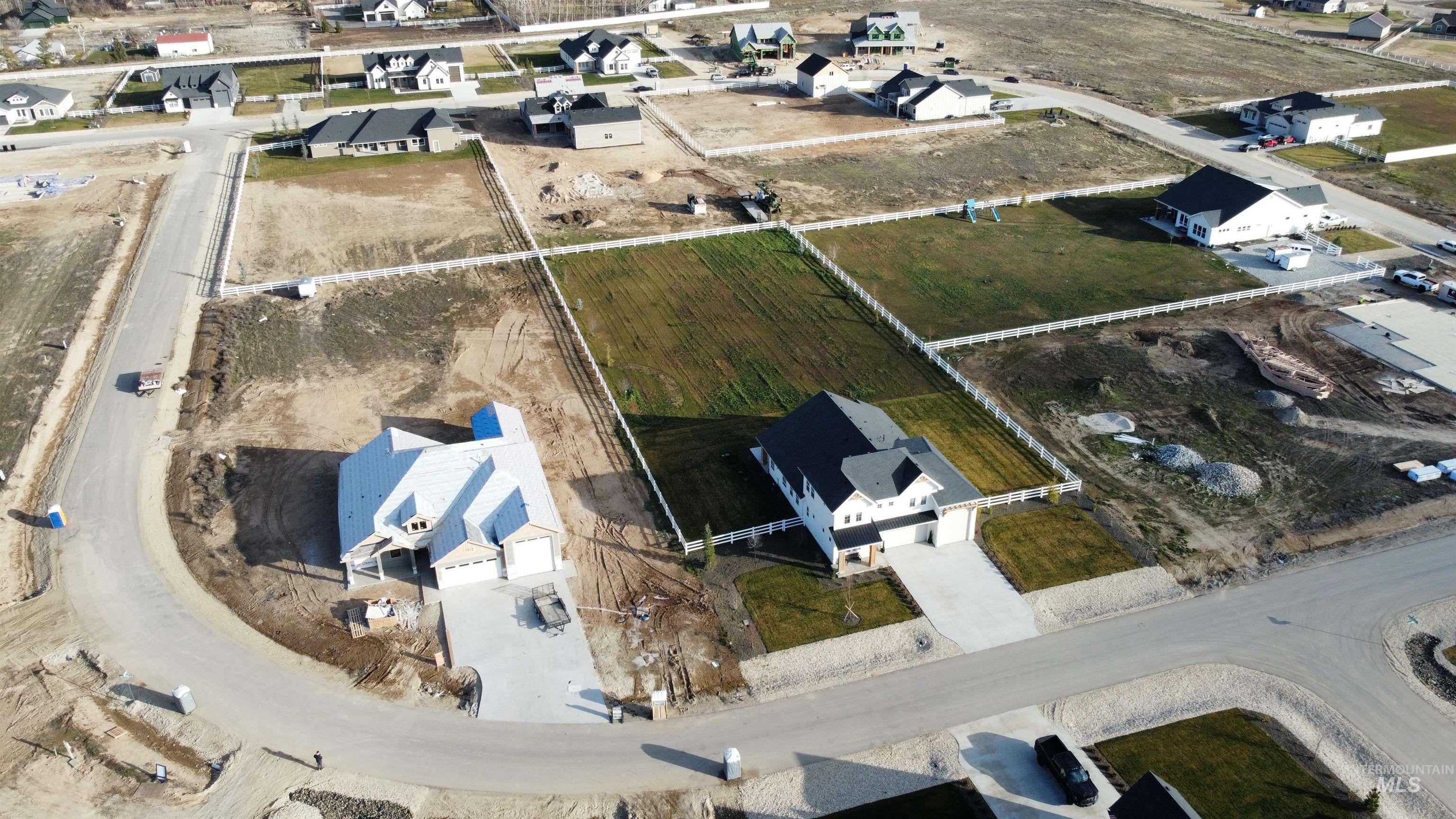 24926 Haflinger Way, Middleton, Idaho 83644, 4 Bedrooms, 2.5 Bathrooms, Residential For Sale, Price $980,000,MLS 98972625