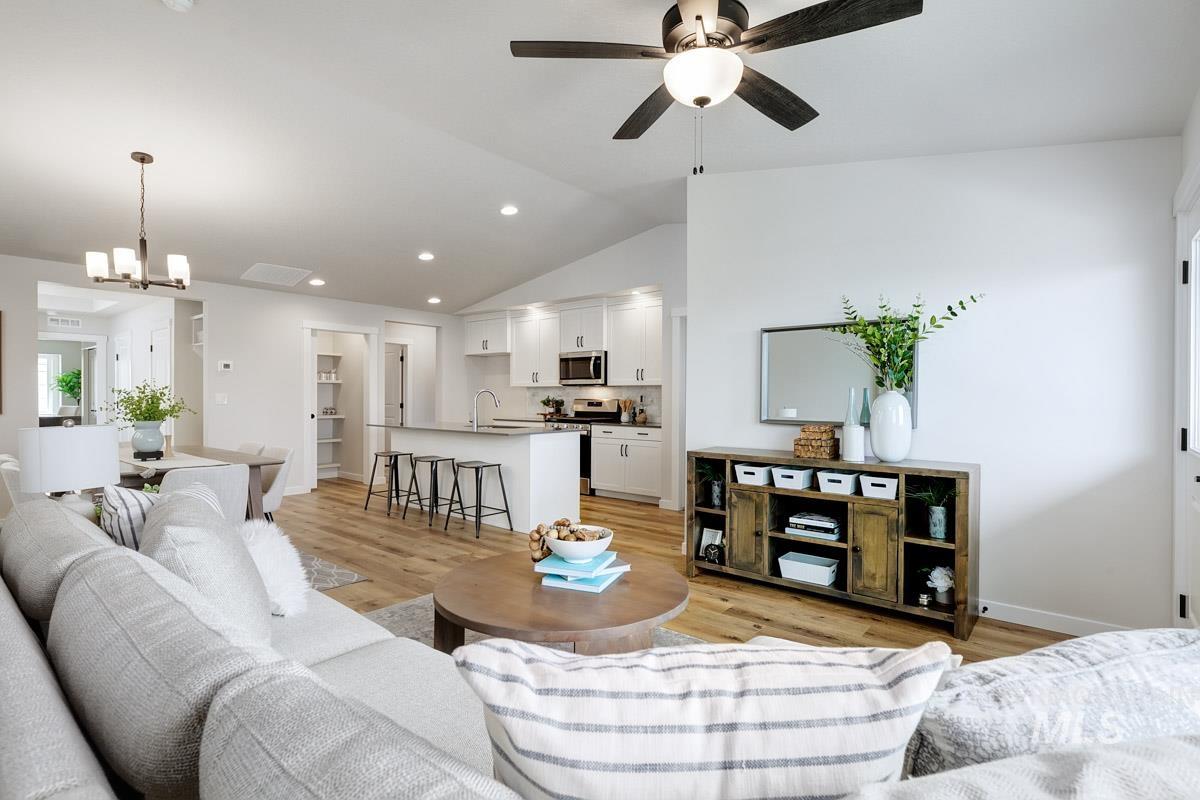 4309 S Zocalo Way, Meridian, Idaho 83642, 3 Bedrooms, 2 Bathrooms, Residential For Sale, Price $434,800,MLS 98972626