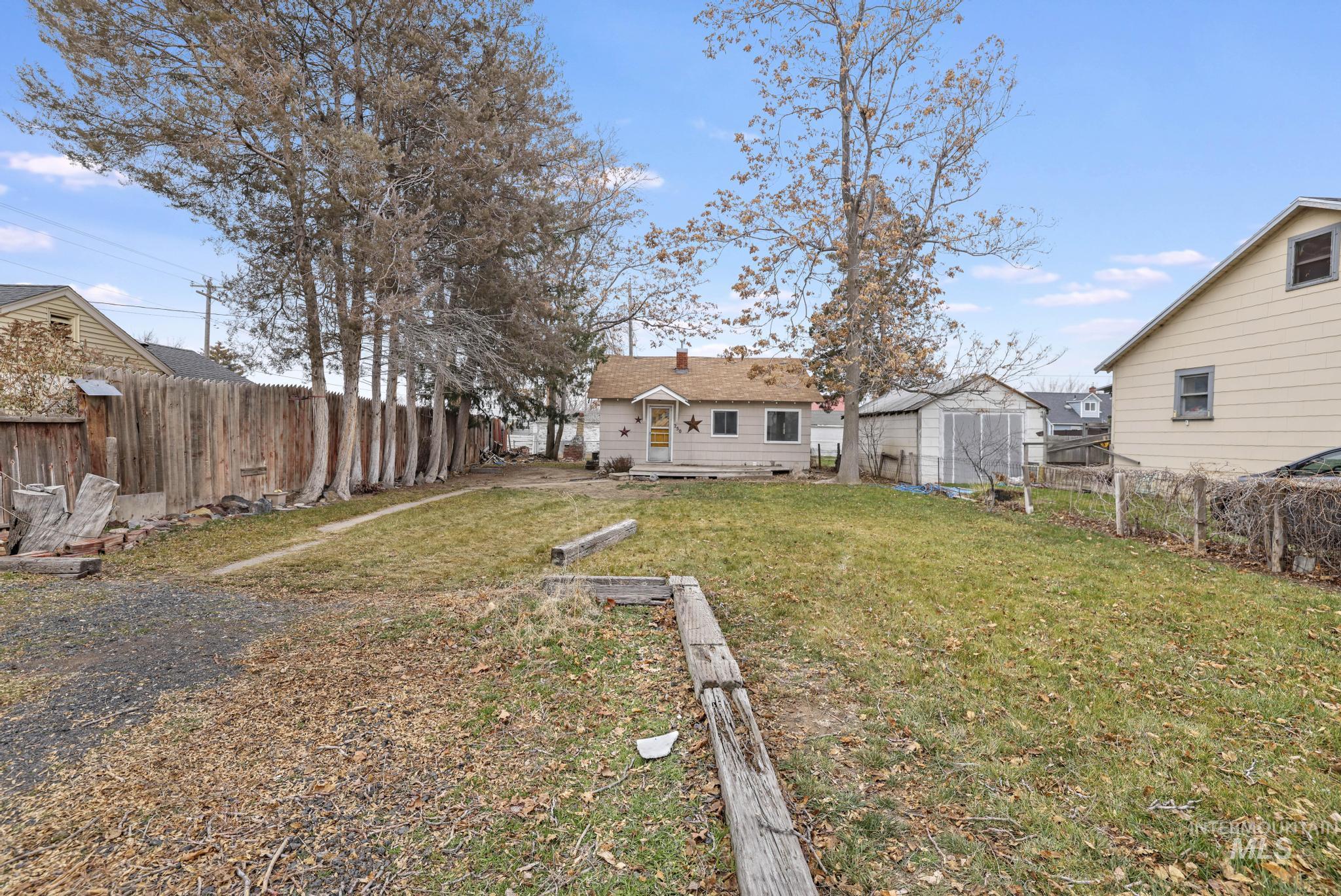 250 Elm st, Twin Falls, Idaho 83301, 2 Bedrooms, 1 Bathroom, Residential For Sale, Price $155,000,MLS 98972627