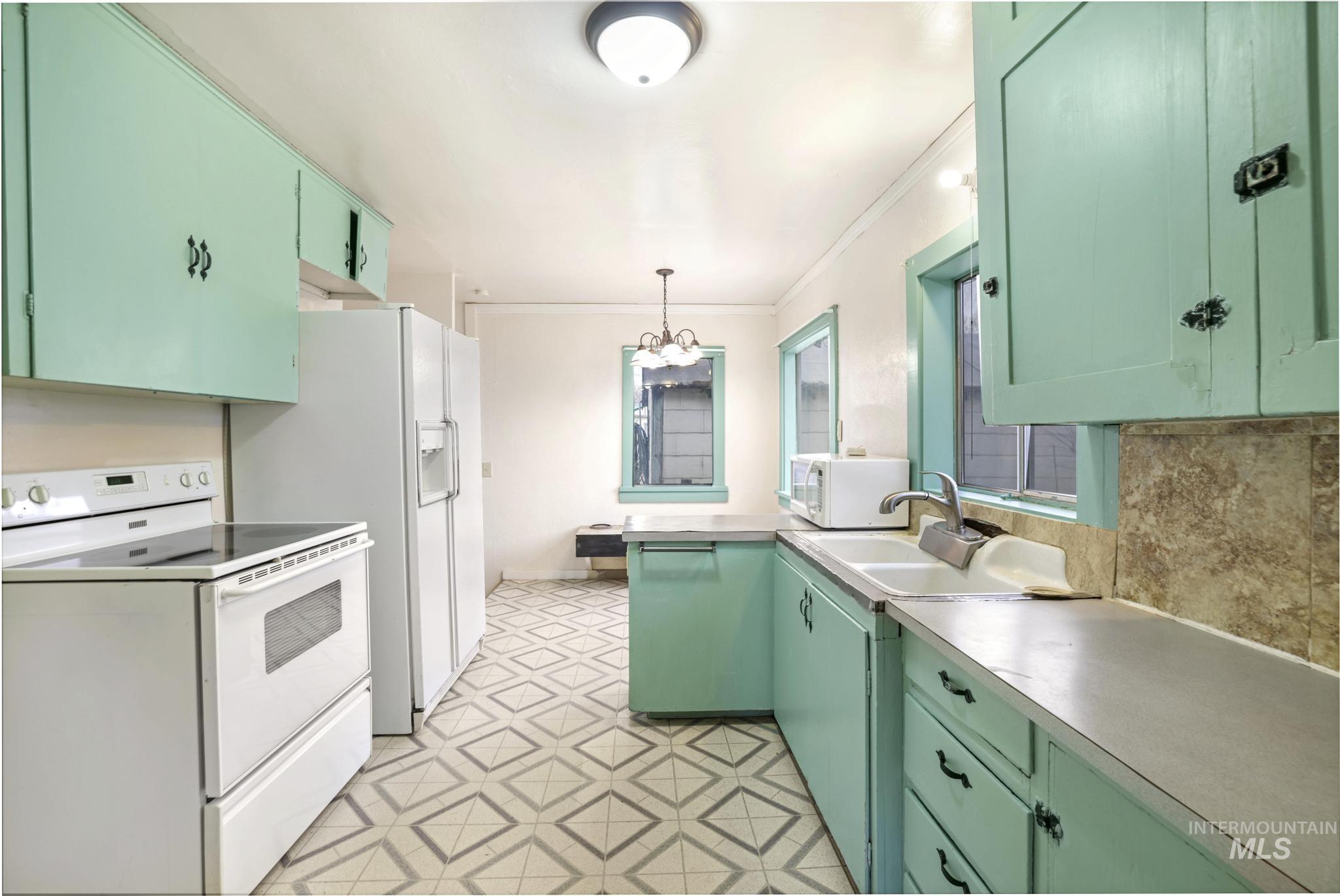 250 Elm st, Twin Falls, Idaho 83301, 2 Bedrooms, 1 Bathroom, Residential For Sale, Price $155,000,MLS 98972627