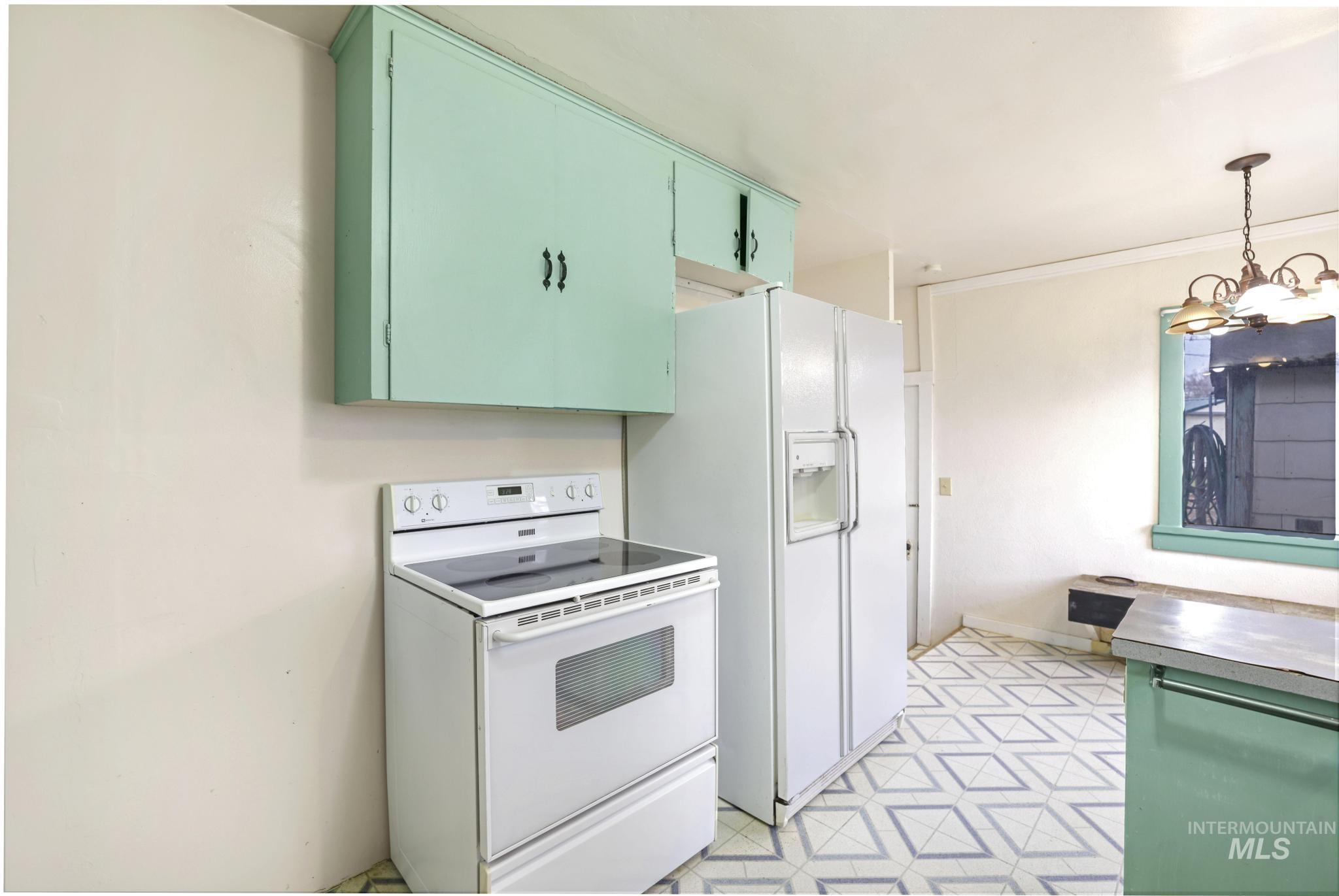 250 Elm st, Twin Falls, Idaho 83301, 2 Bedrooms, 1 Bathroom, Residential For Sale, Price $155,000,MLS 98972627