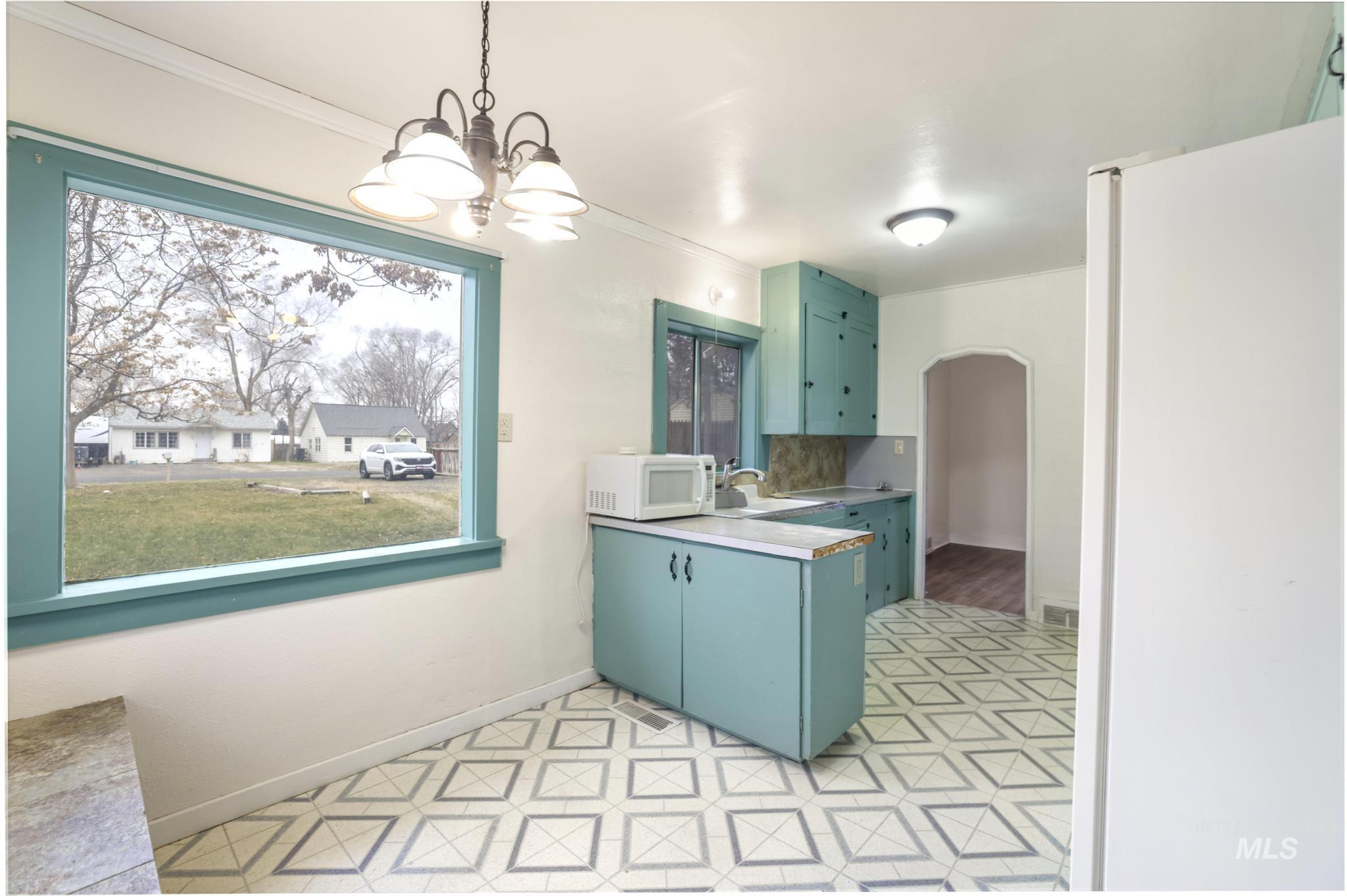 250 Elm st, Twin Falls, Idaho 83301, 2 Bedrooms, 1 Bathroom, Residential For Sale, Price $155,000,MLS 98972627