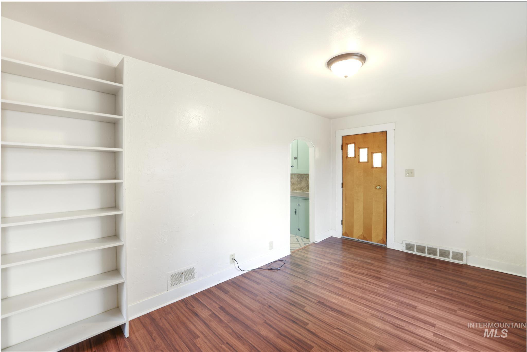 250 Elm st, Twin Falls, Idaho 83301, 2 Bedrooms, 1 Bathroom, Residential For Sale, Price $155,000,MLS 98972627