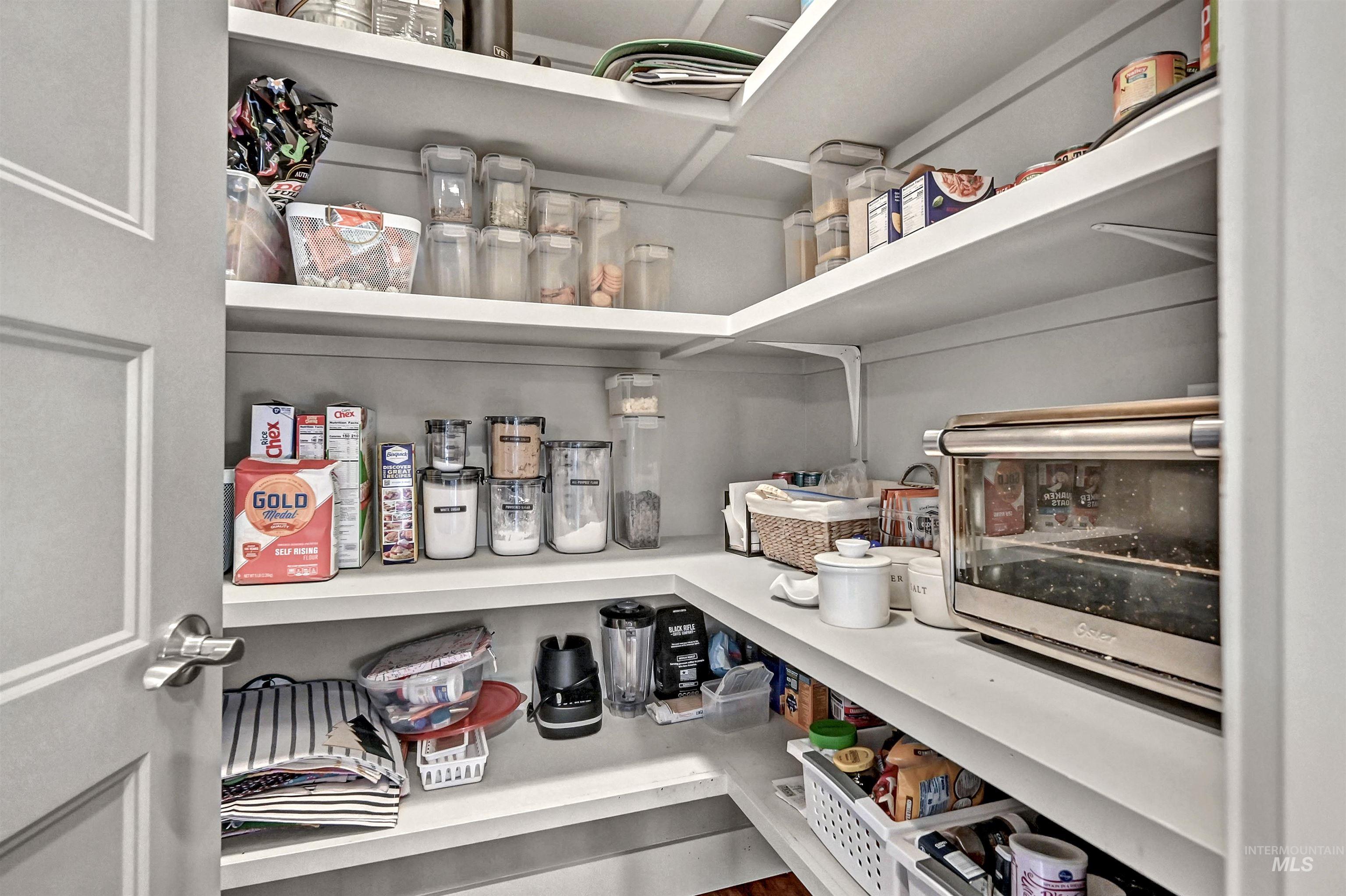 5802 S Wayland Way, Meridian, Idaho 83642, 5 Bedrooms, 2.5 Bathrooms, Residential For Sale, Price $799,888,MLS 98972629