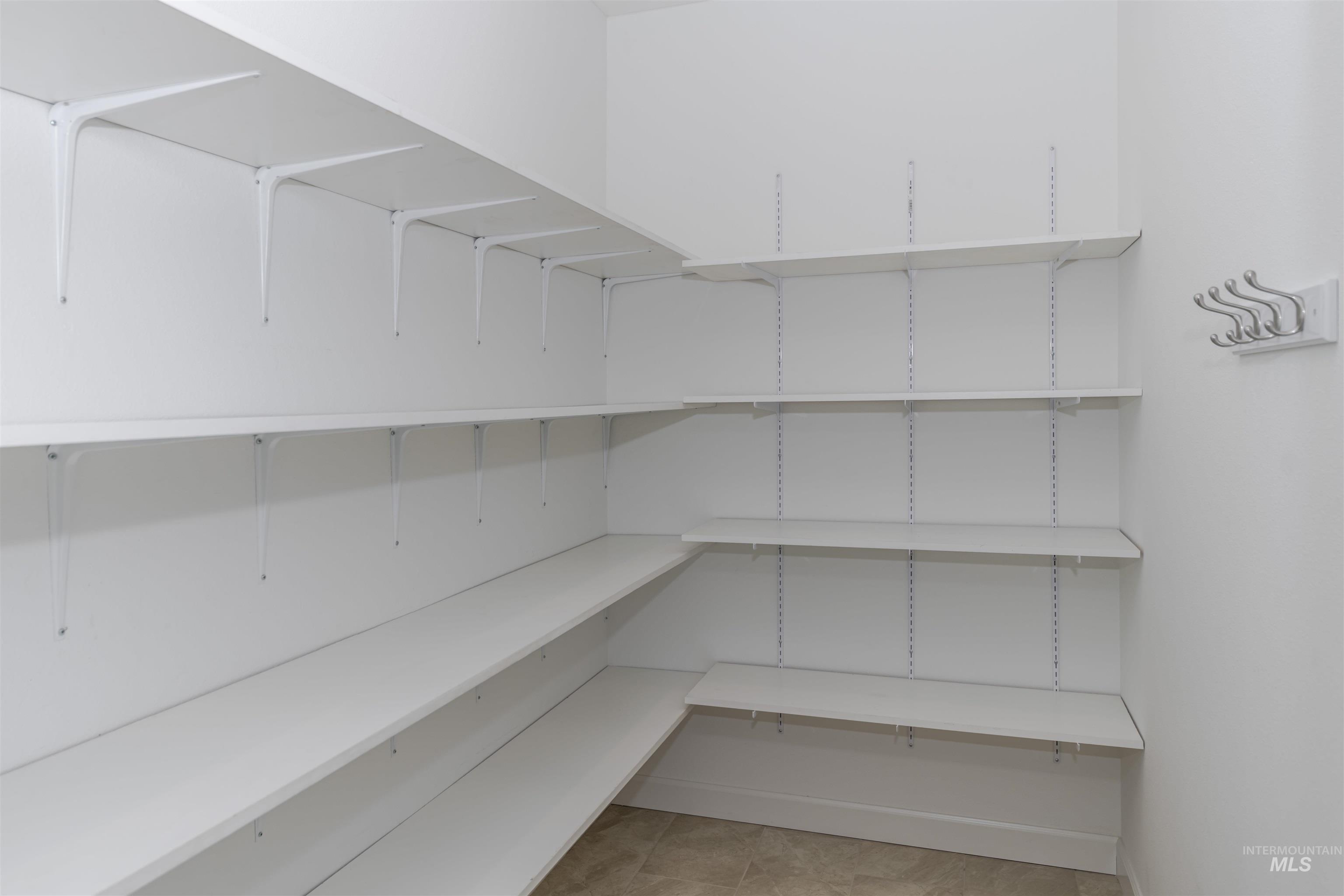 910 Vineland Dr, Clarkston, Washington 99403, 2 Bedrooms, 2 Bathrooms, Residential For Sale, Price $480,000,MLS 98972632