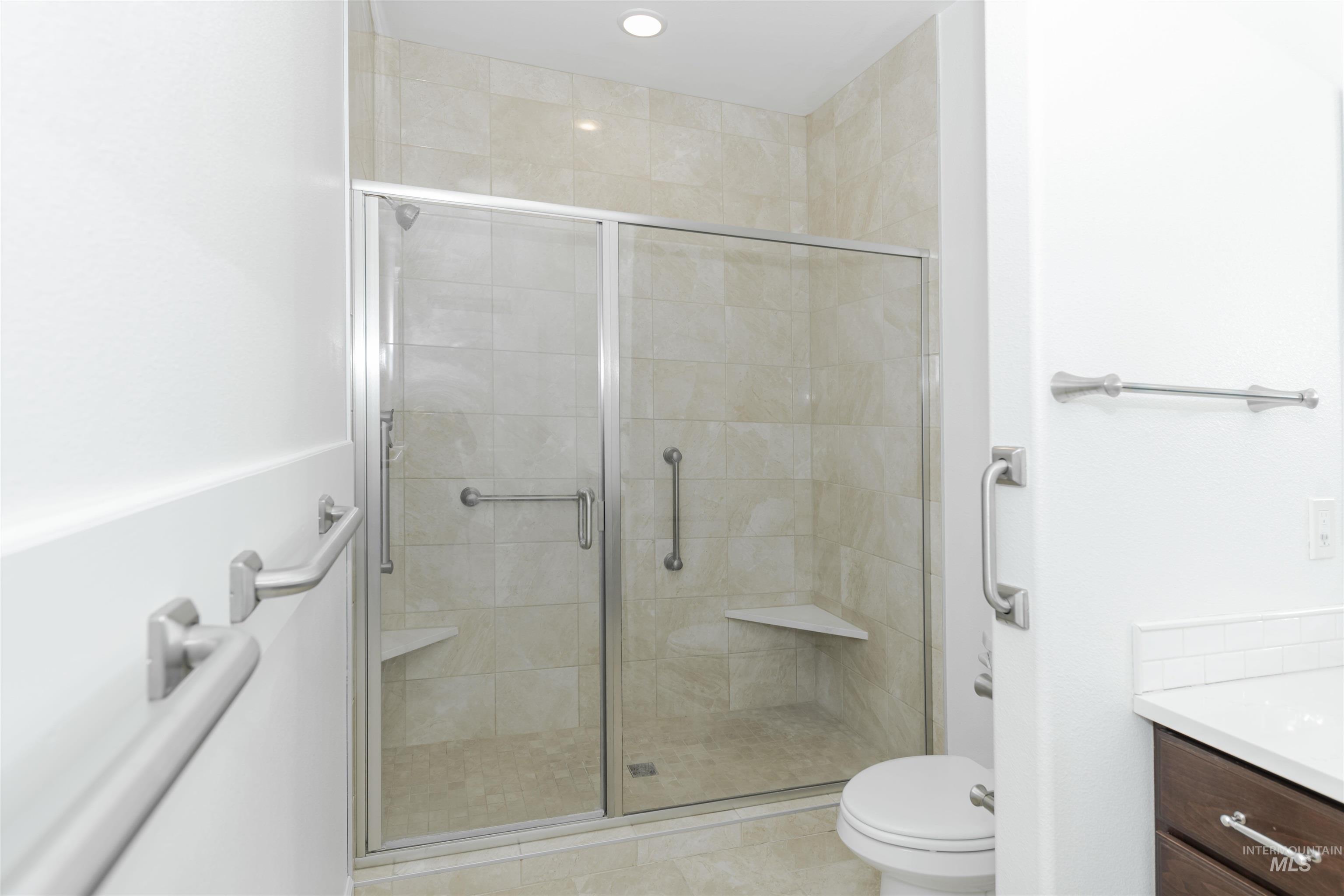 910 Vineland Dr, Clarkston, Washington 99403, 2 Bedrooms, 2 Bathrooms, Residential For Sale, Price $480,000,MLS 98972632