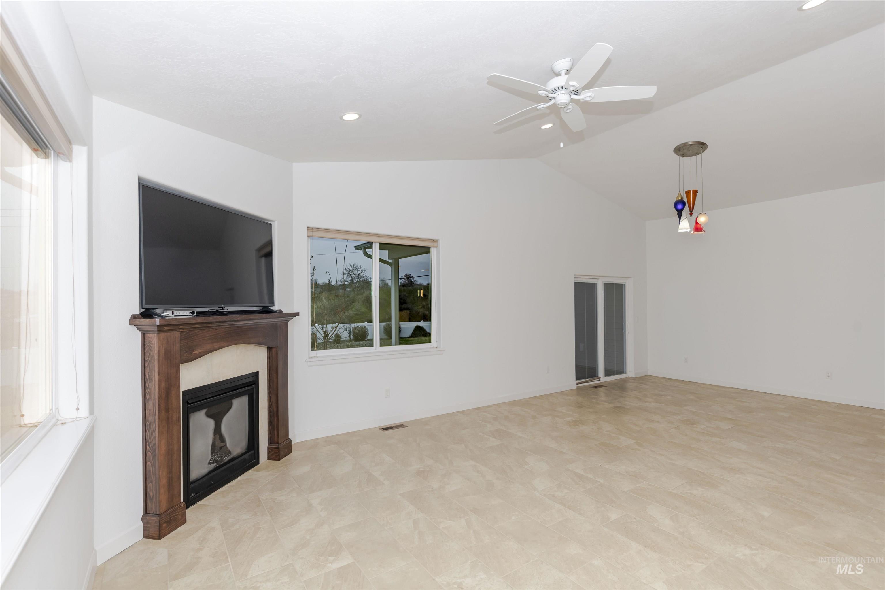 910 Vineland Dr, Clarkston, Washington 99403, 2 Bedrooms, 2 Bathrooms, Residential For Sale, Price $480,000,MLS 98972632