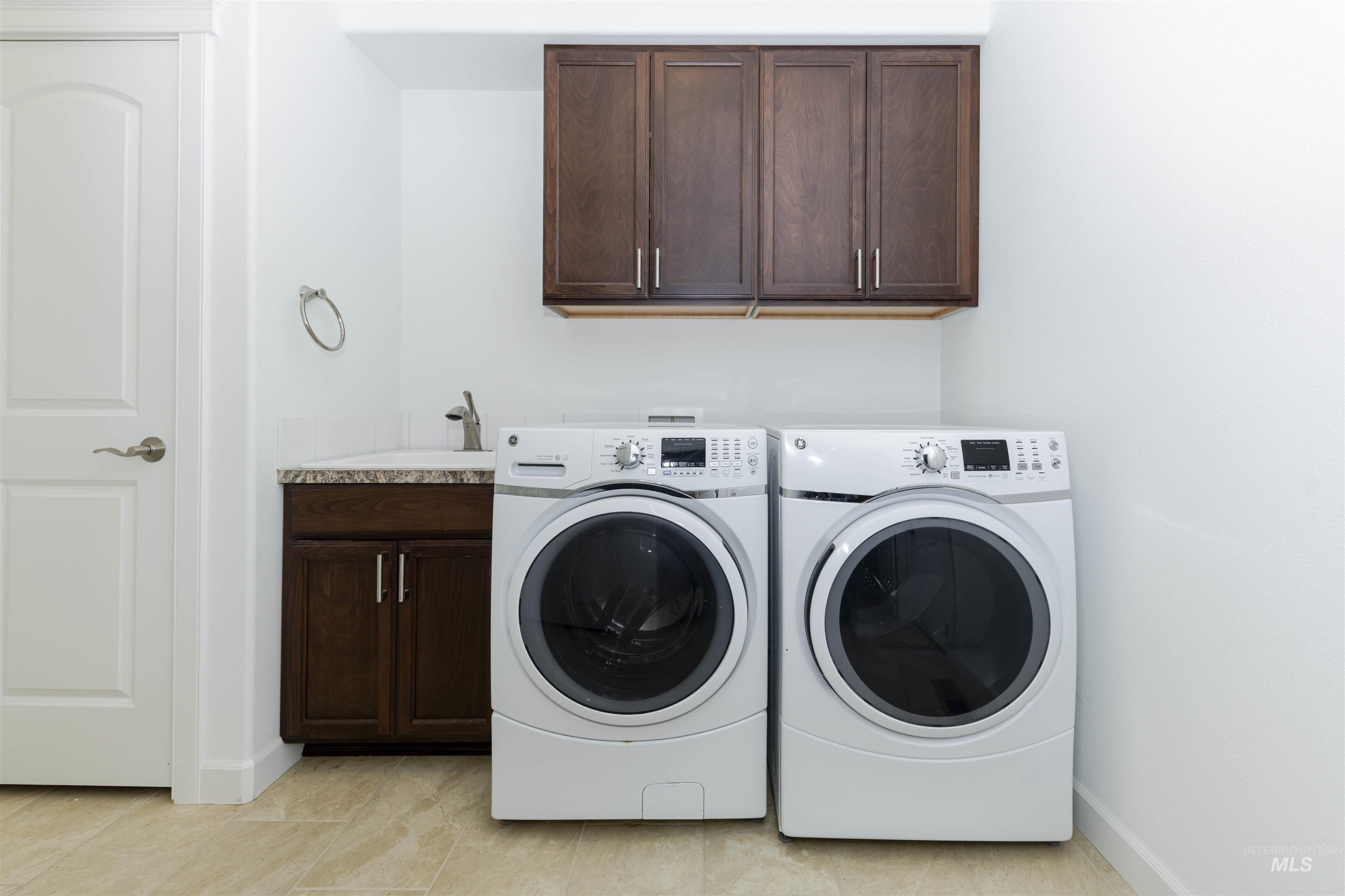 910 Vineland Dr, Clarkston, Washington 99403, 2 Bedrooms, 2 Bathrooms, Residential For Sale, Price $480,000,MLS 98972632