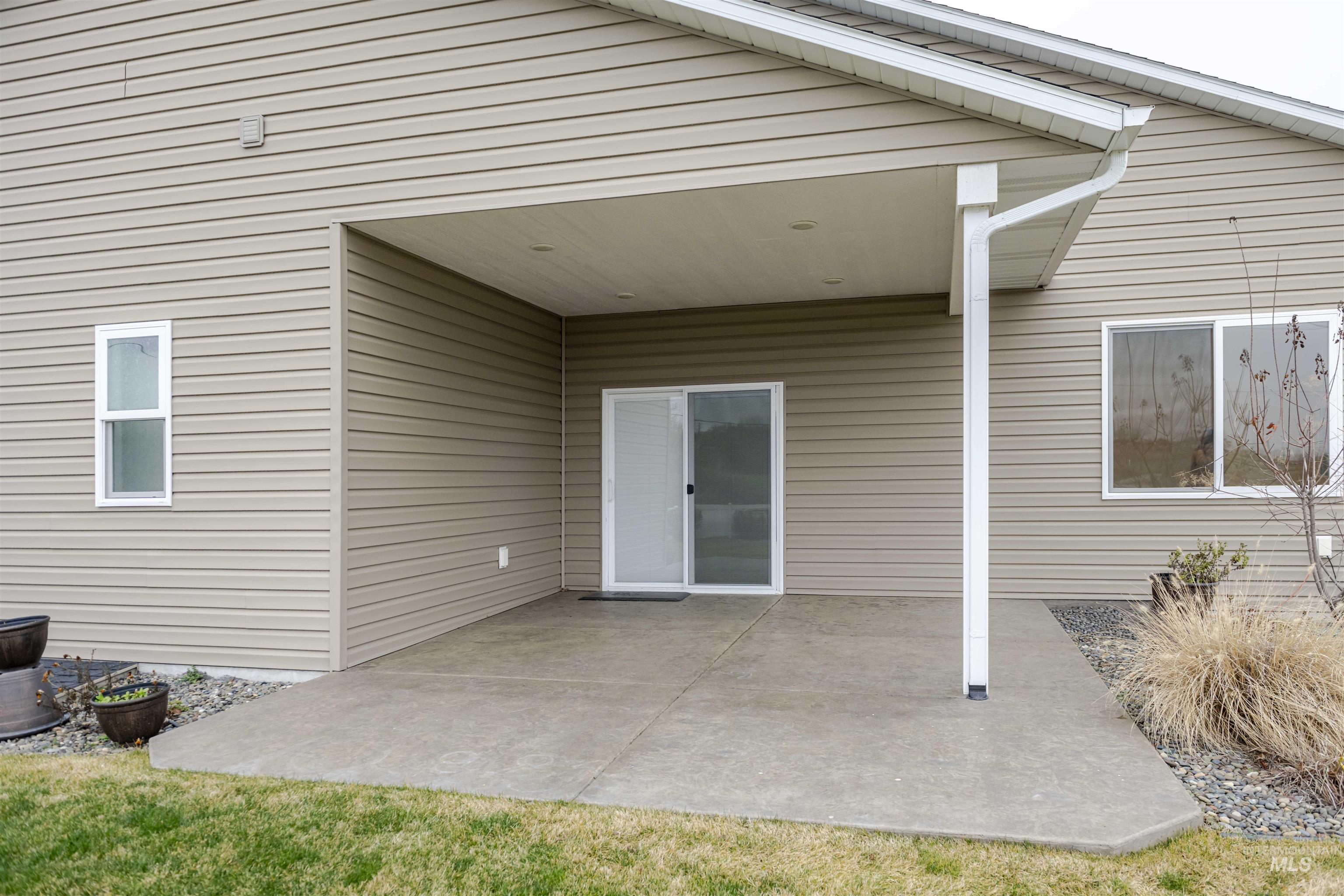 910 Vineland Dr, Clarkston, Washington 99403, 2 Bedrooms, 2 Bathrooms, Residential For Sale, Price $480,000,MLS 98972632