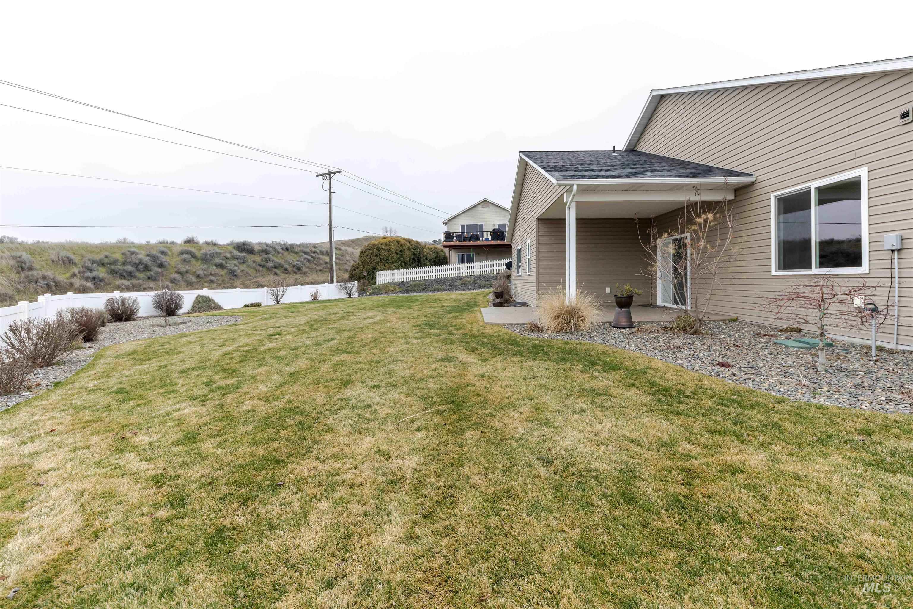 910 Vineland Dr, Clarkston, Washington 99403, 2 Bedrooms, 2 Bathrooms, Residential For Sale, Price $480,000,MLS 98972632