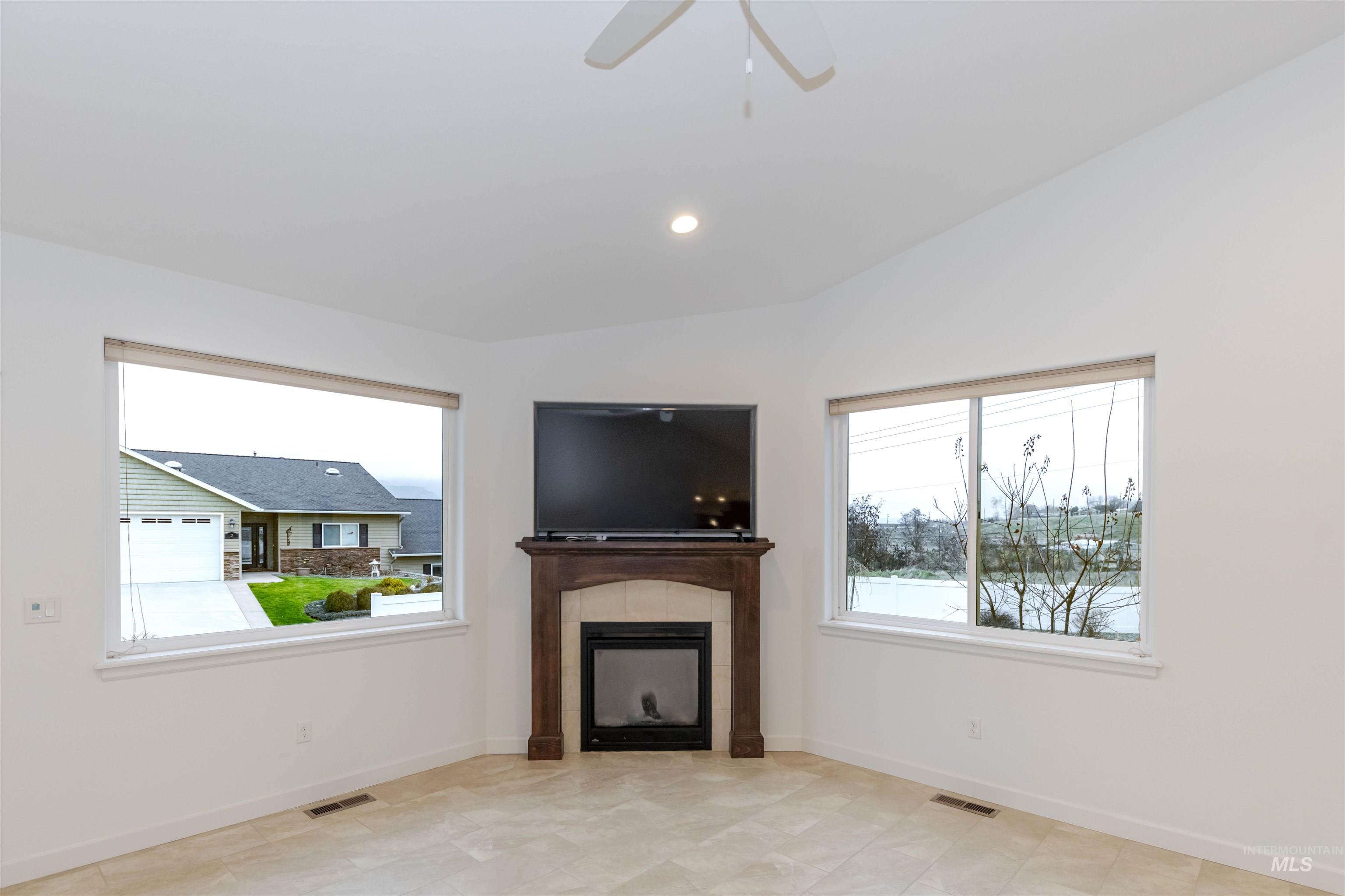 910 Vineland Dr, Clarkston, Washington 99403, 2 Bedrooms, 2 Bathrooms, Residential For Sale, Price $480,000,MLS 98972632