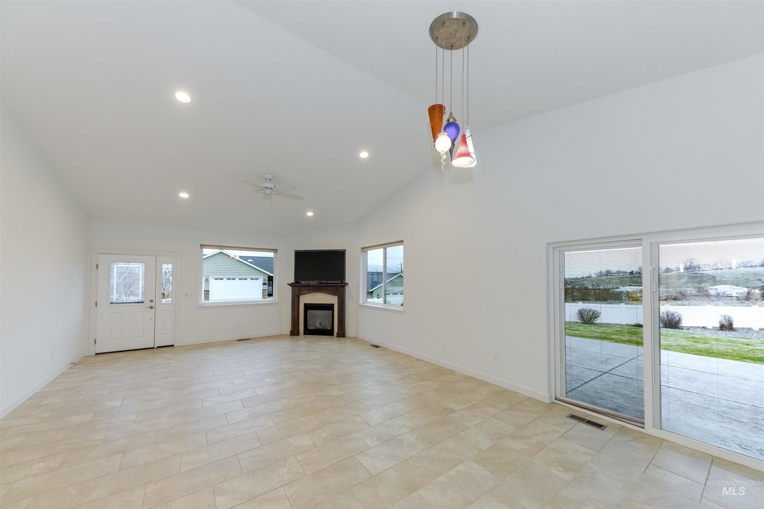 910 Vineland Dr, Clarkston, Washington 99403, 2 Bedrooms, 2 Bathrooms, Residential For Sale, Price $480,000,MLS 98972632