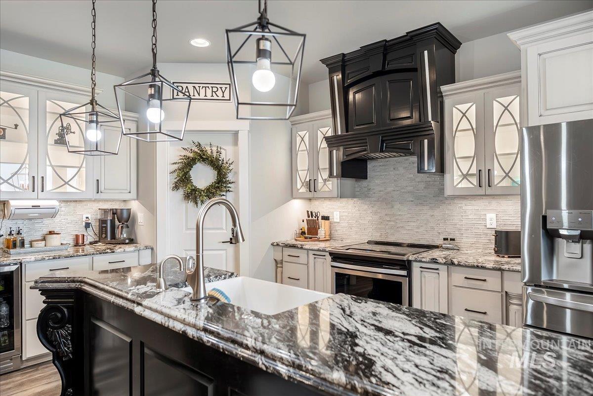 103 S 160 W, Jerome, Idaho 83338, 4 Bedrooms, 3.5 Bathrooms, Residential For Sale, Price $759,900,MLS 98972633