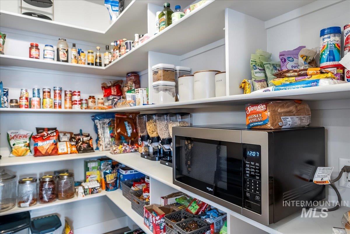 103 S 160 W, Jerome, Idaho 83338, 4 Bedrooms, 3.5 Bathrooms, Residential For Sale, Price $759,900,MLS 98972633