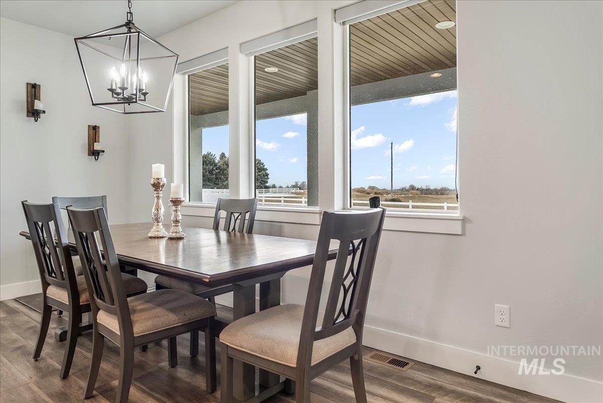 103 S 160 W, Jerome, Idaho 83338, 4 Bedrooms, 3.5 Bathrooms, Residential For Sale, Price $759,900,MLS 98972633