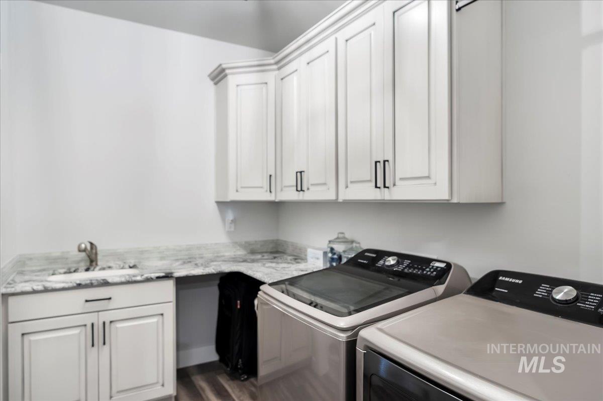 103 S 160 W, Jerome, Idaho 83338, 4 Bedrooms, 3.5 Bathrooms, Residential For Sale, Price $679,900,MLS 98972633