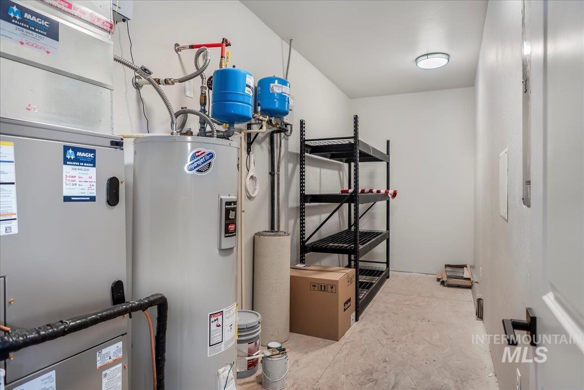 103 S 160 W, Jerome, Idaho 83338, 4 Bedrooms, 3.5 Bathrooms, Residential For Sale, Price $759,900,MLS 98972633